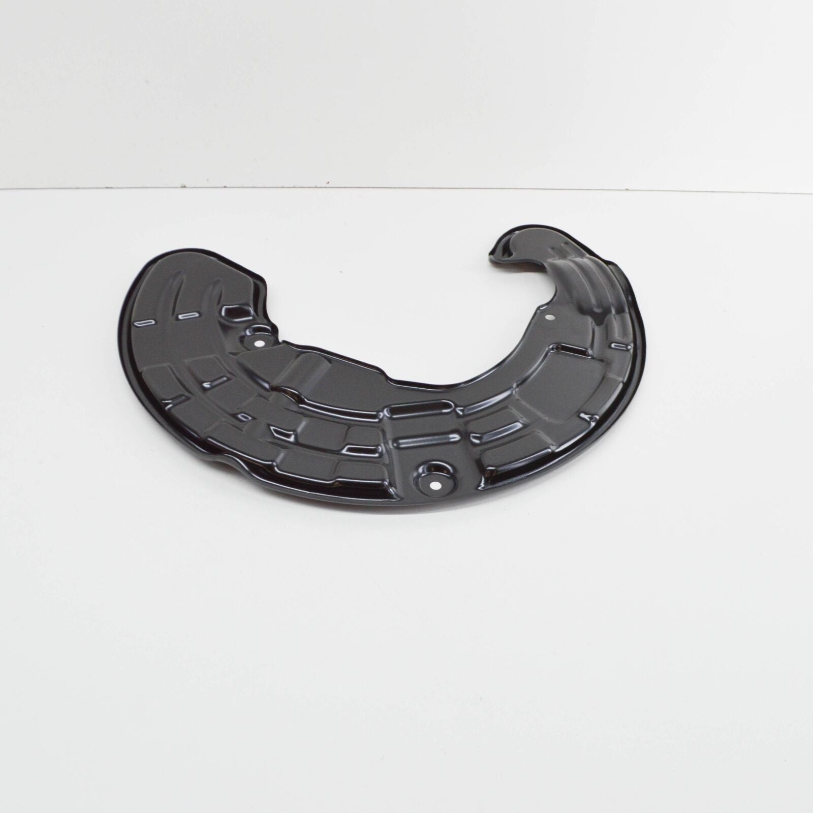 NEW MERCEDES-BENZ A W176 FRONT RIGHT BRAKE DISC DUST SHIELD A1764210620 ORIGINAL