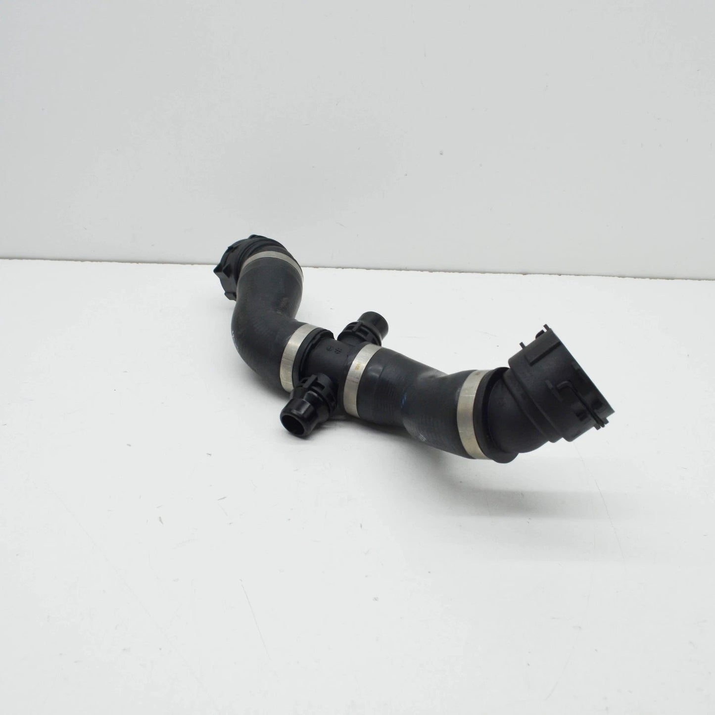 NEW BMW M4 COUPE G82 RIGHT WATER COOLANT RADIATOR HOSE 17128096423 ORIGINAL
