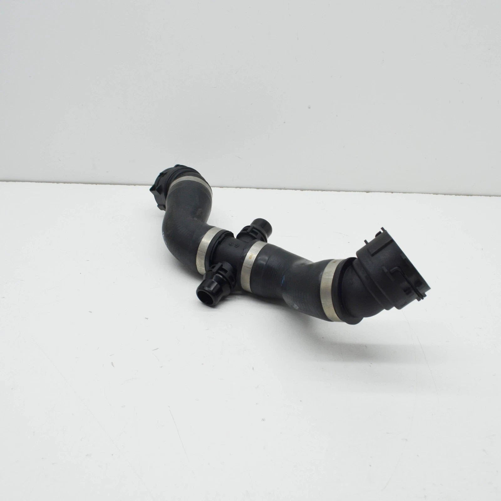 NEW BMW M4 COUPE G82 RIGHT WATER COOLANT RADIATOR HOSE 17128096423 ORIGINAL