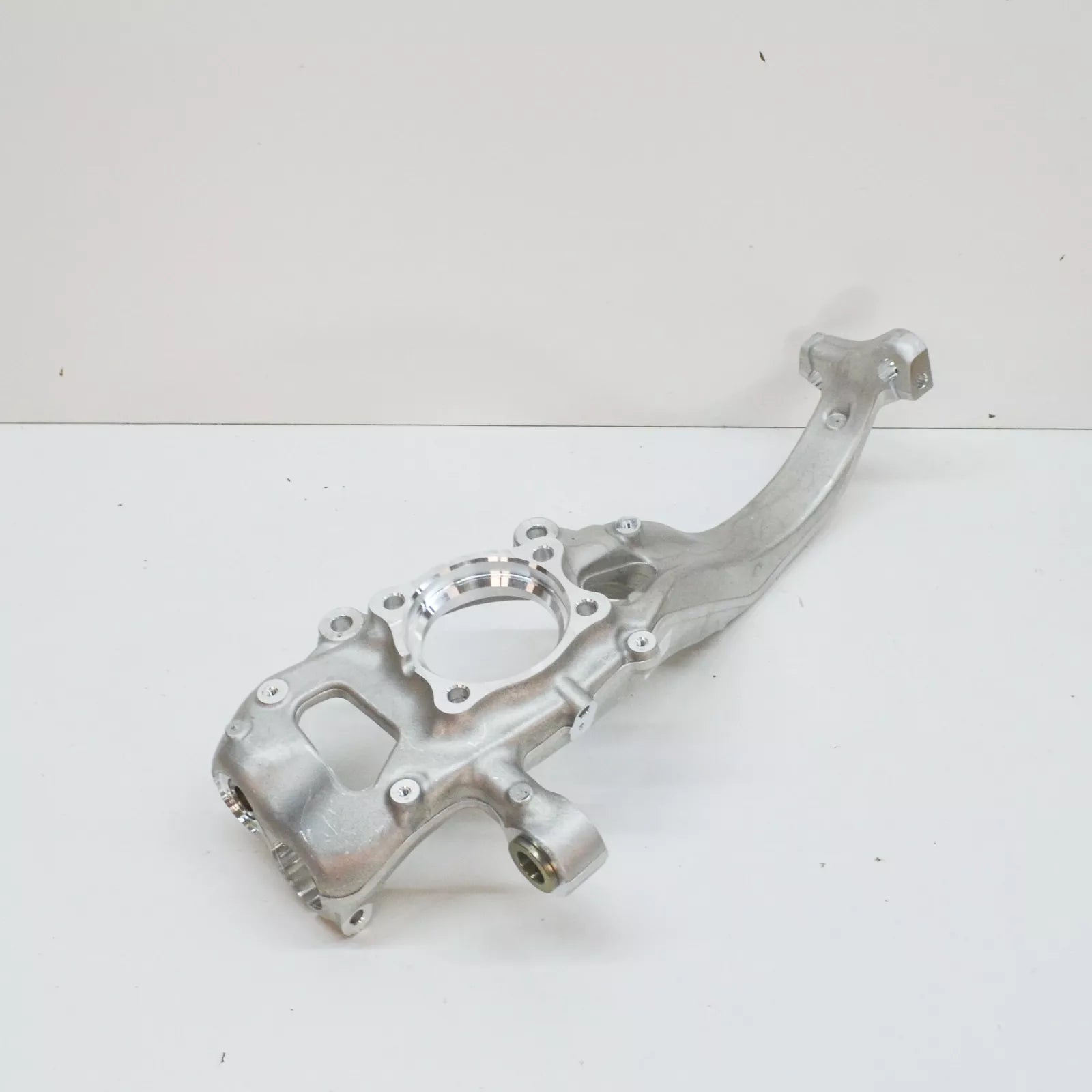 NEW AUDI Q7 4M FRONT RIGHT STEERING KNUCKLE 4M0407254J ORIGINAL