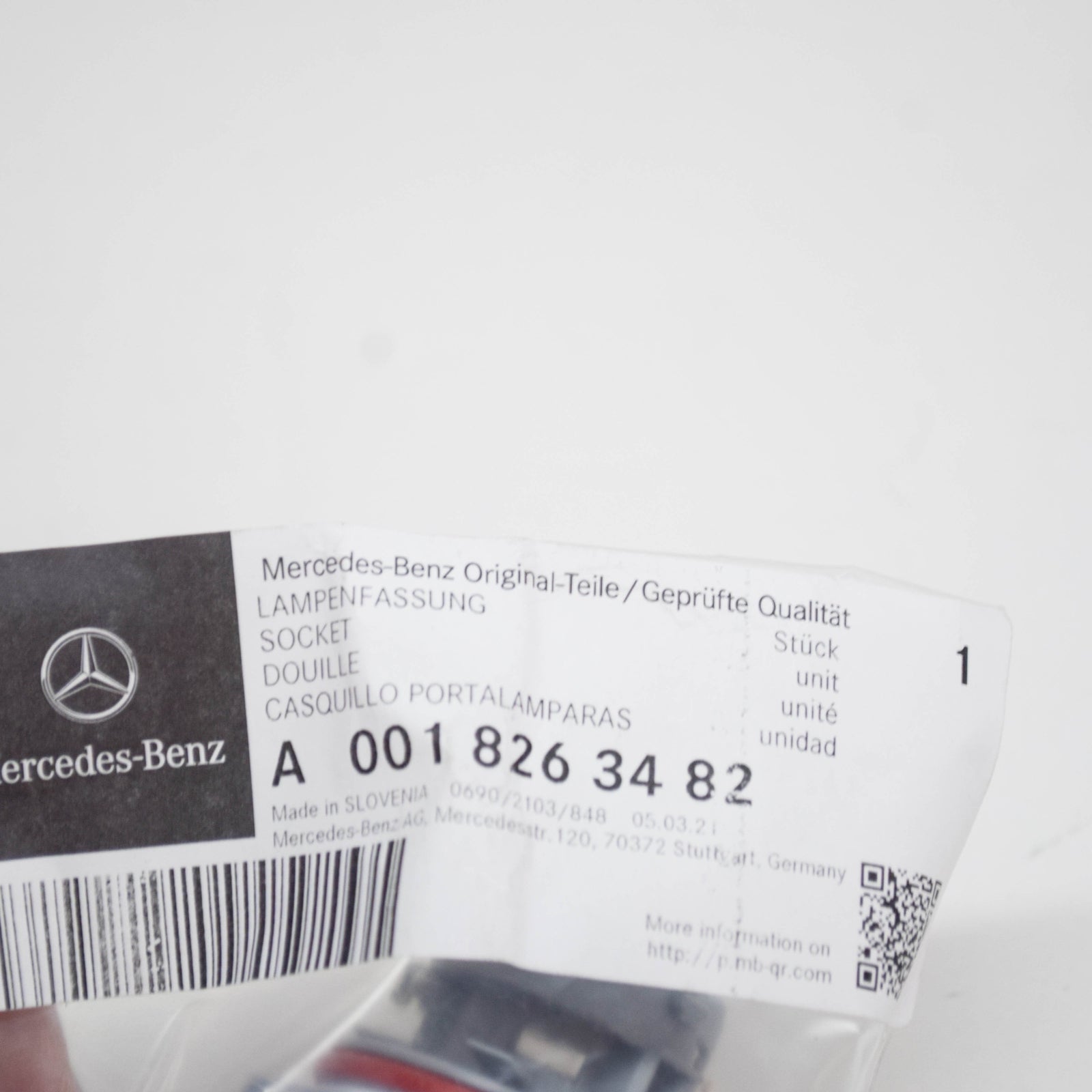 NEW MERCEDES-BENZ C W203 FRONT LEFT TURN SIGNAL LAMP HOLDER A0018263482 ORIGINAL