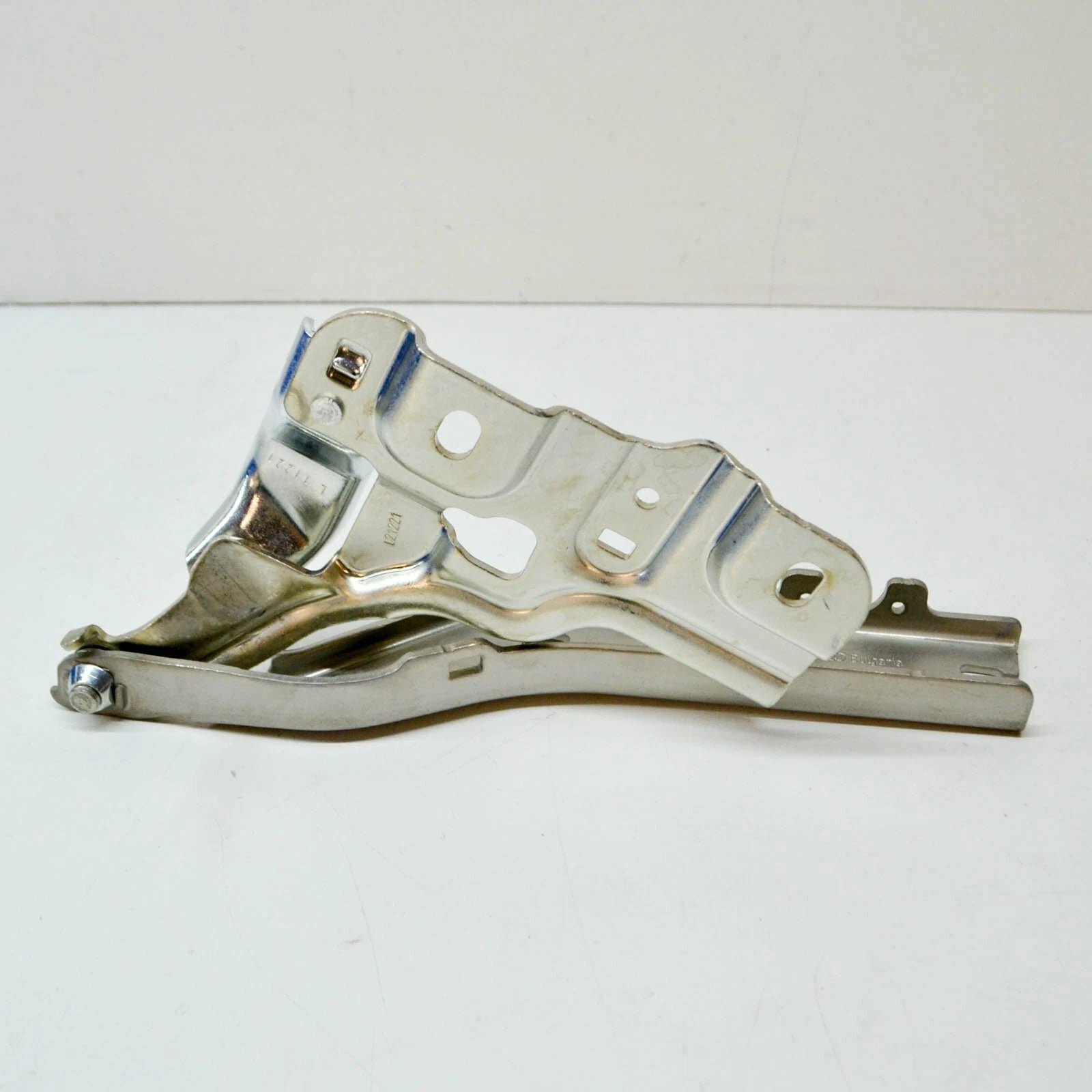 NEW AUDI Q3 F3 SPORTBACK FRONT LEFT BONNET HOOD HINGE 83A823301 ORIGINAL