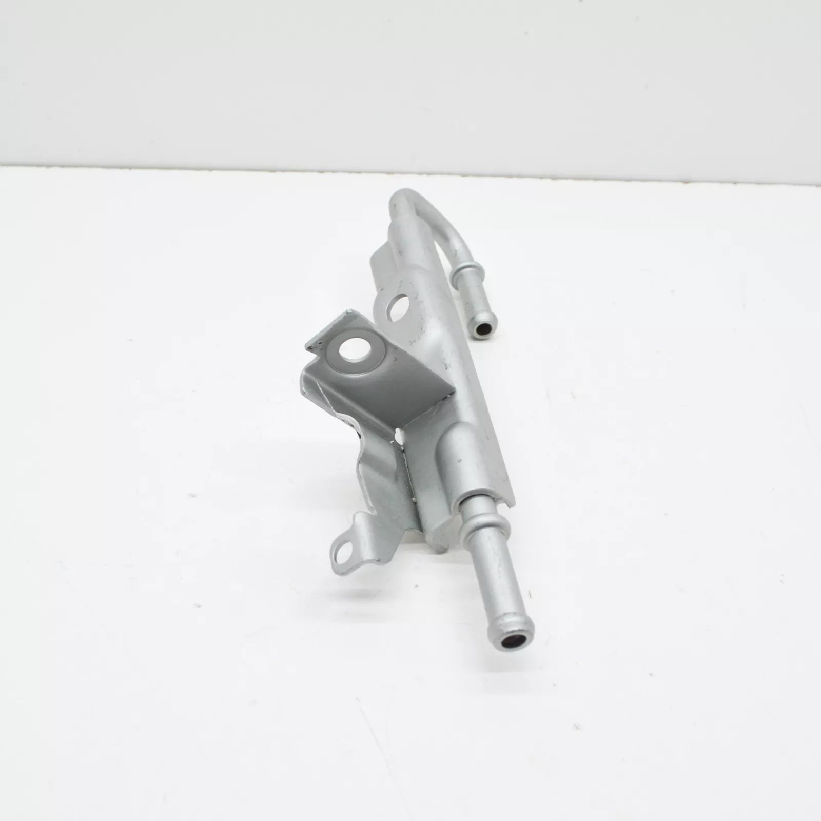 NEW MERCEDES-BENZ E W213 REAR RIGHT EXHAUST HANGER BRACKET A2134922600 ORIGINAL