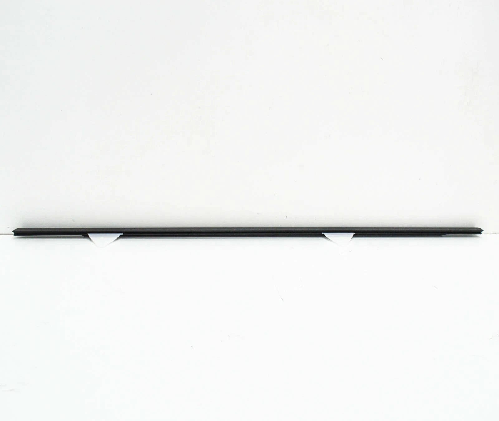 NEW AUDI A3 8P SPORTBACK REAR RIGHT OUTER WINDOW SLOT SEAL 8P4839478A