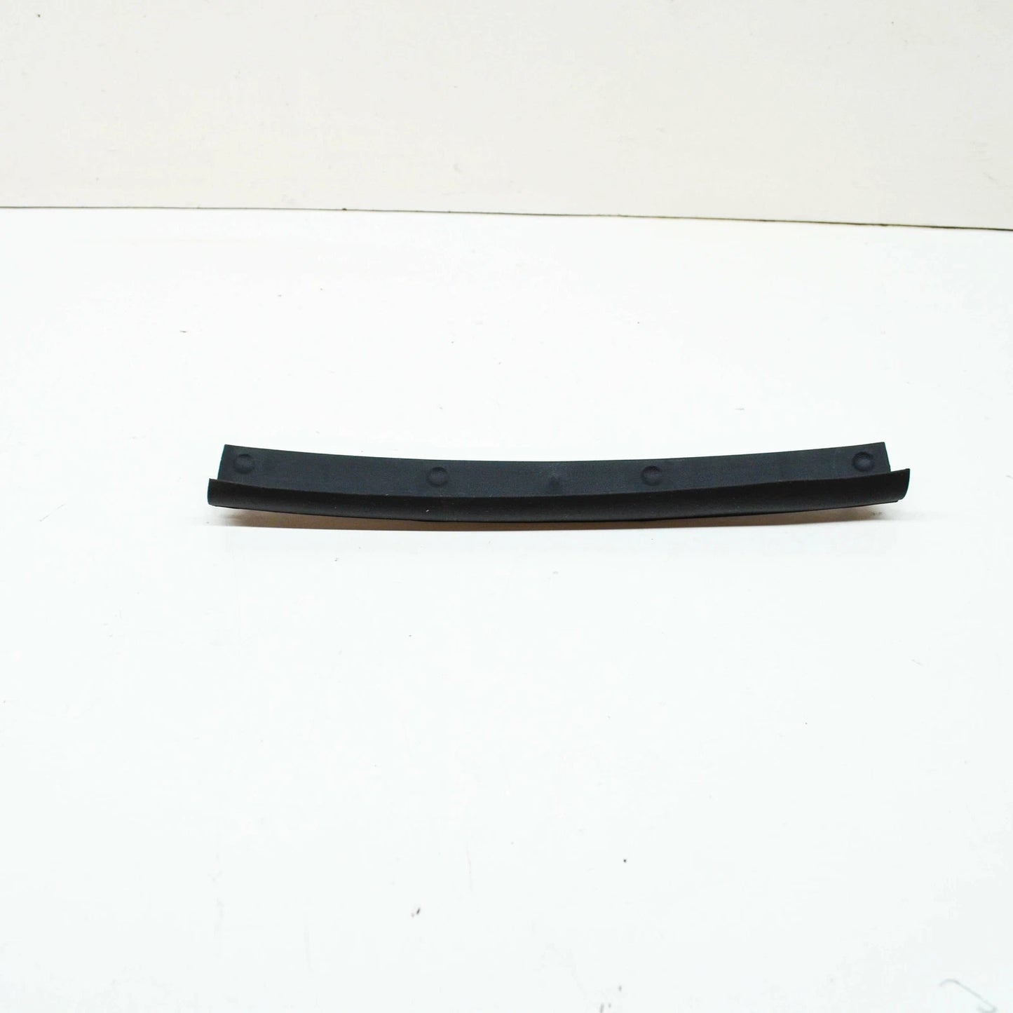 NEW AUDI Q2 GA FRONT BONNET HOOD LEFT IMPACT SEAL 81A823125 ORIGINAL