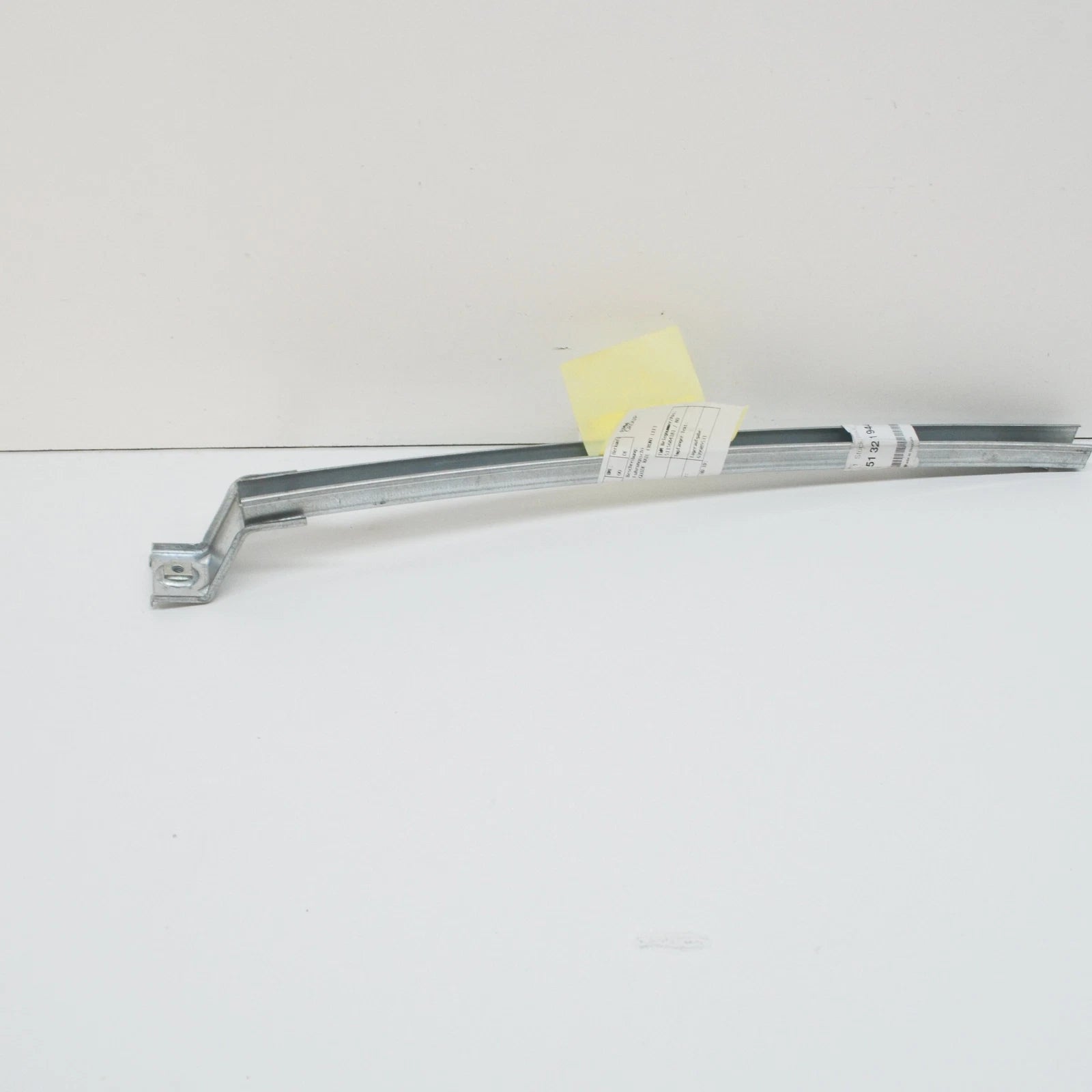 NEW BMW 5 E34 FRONT LEFT DOOR WINDOW GUIDE RAIL 51321944525 1944525 ORIGINAL