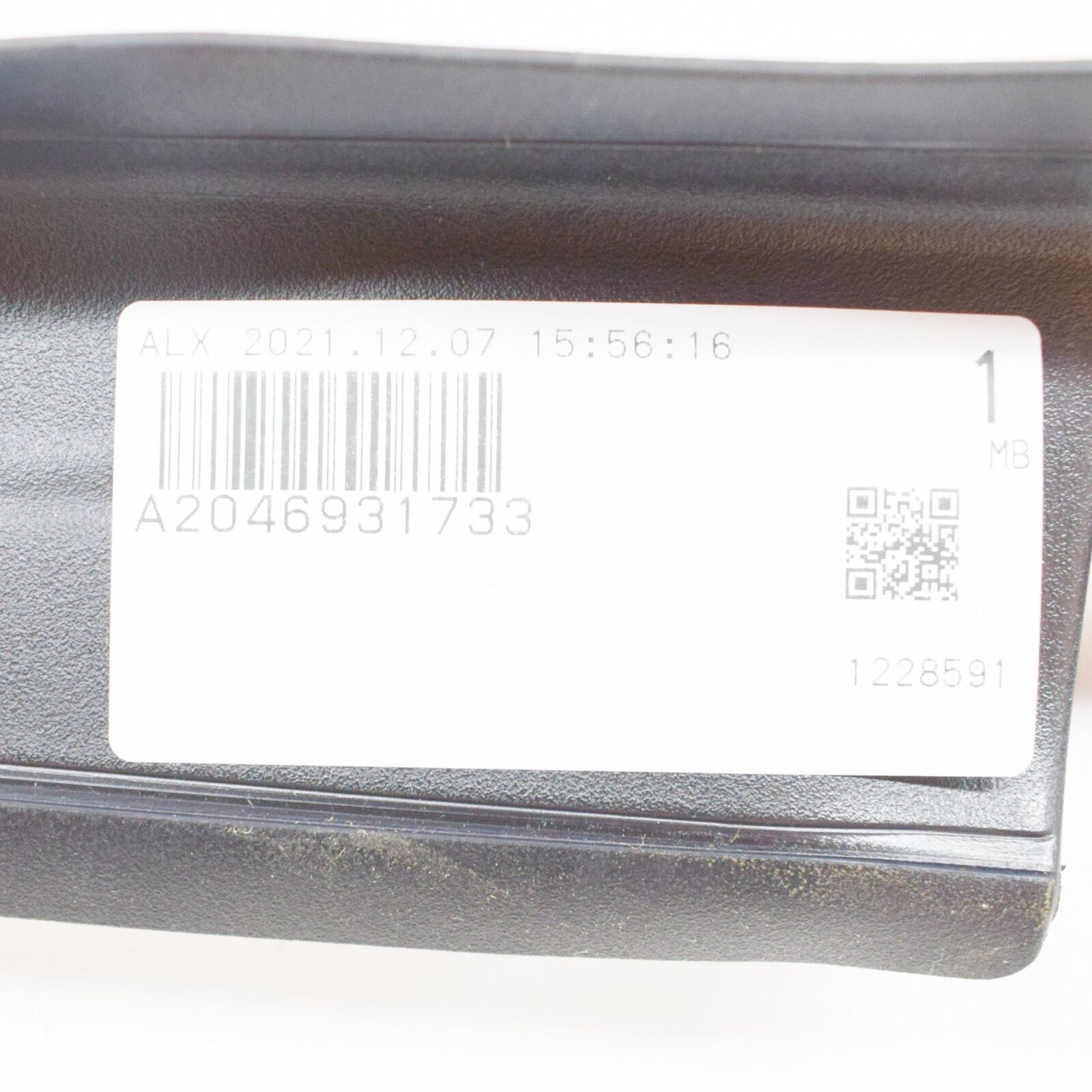 NEW MERCEDES-BENZ C S204 REAR PANEL DOOR LEFT HINGE COVER A2046931733 ORIGINAL