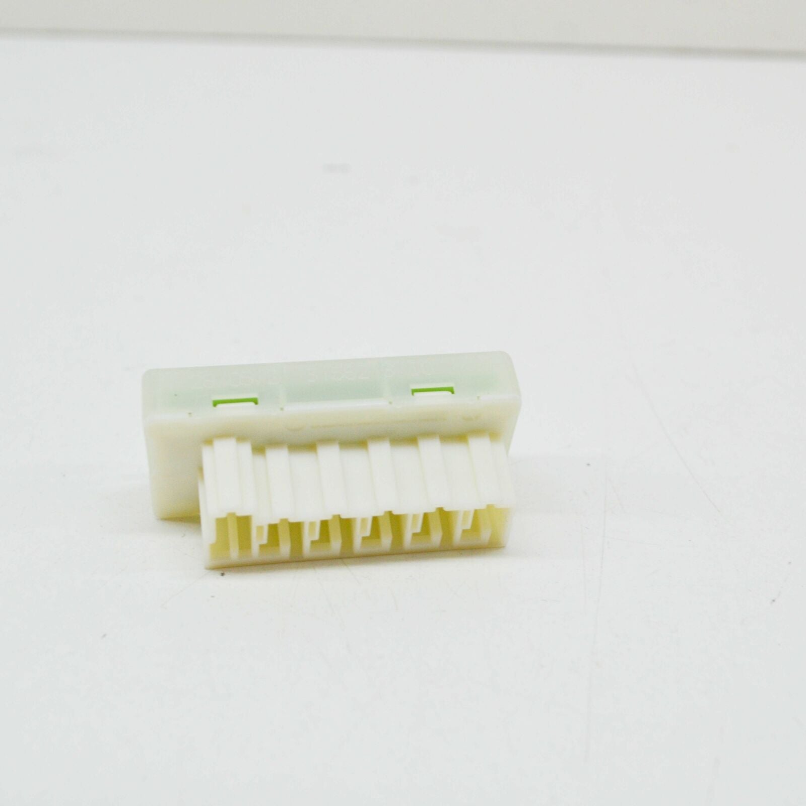 NEW MERCEDES-BENZ E COUPE C207 ENERGY DISTRIBUTOR A0009820512 ORIGINAL