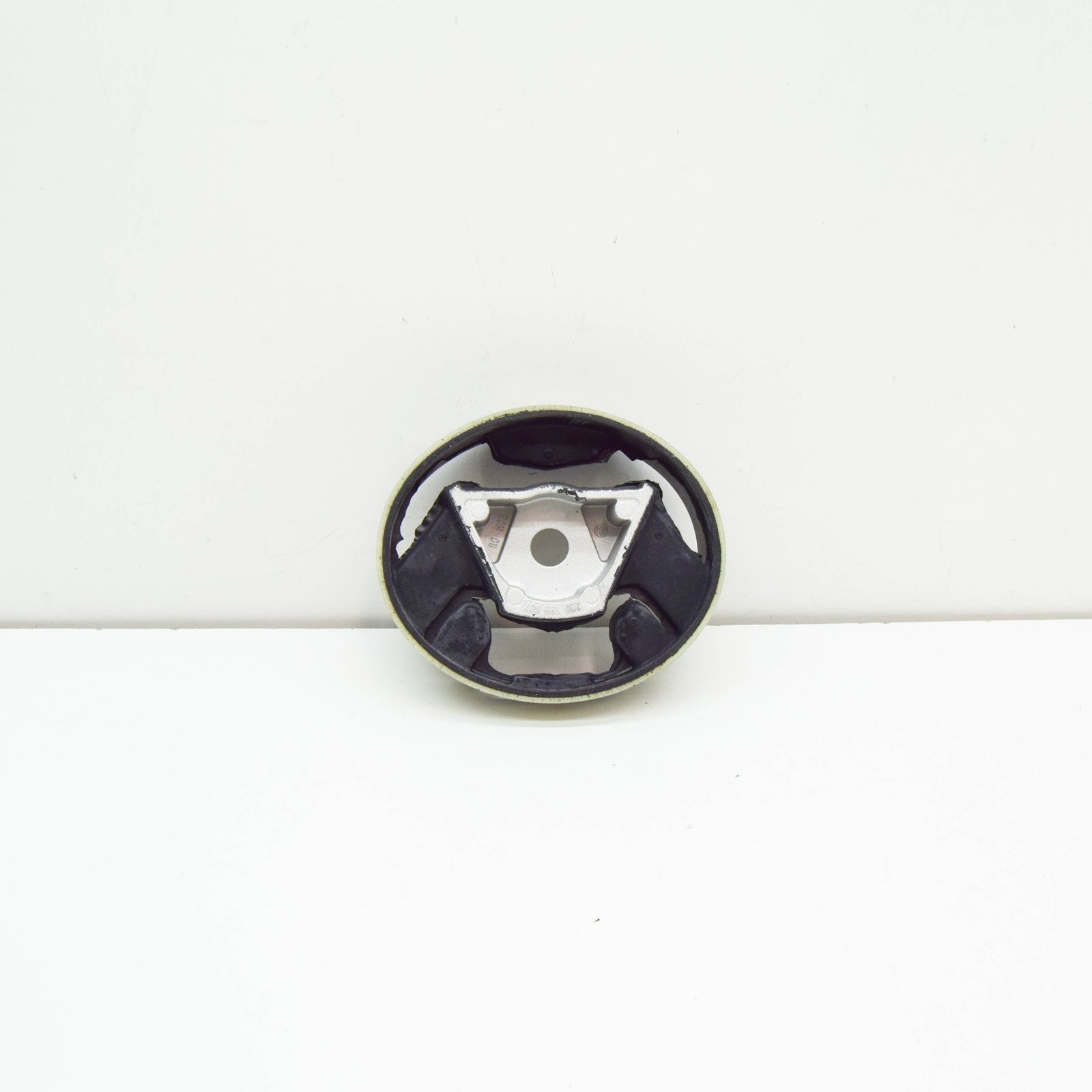 NEW VOLKSWAGEN CRAFTER SY SZ ENGINE MOUNT SUBFRAME LOWER BUSH 2N0199867 ORIGINAL