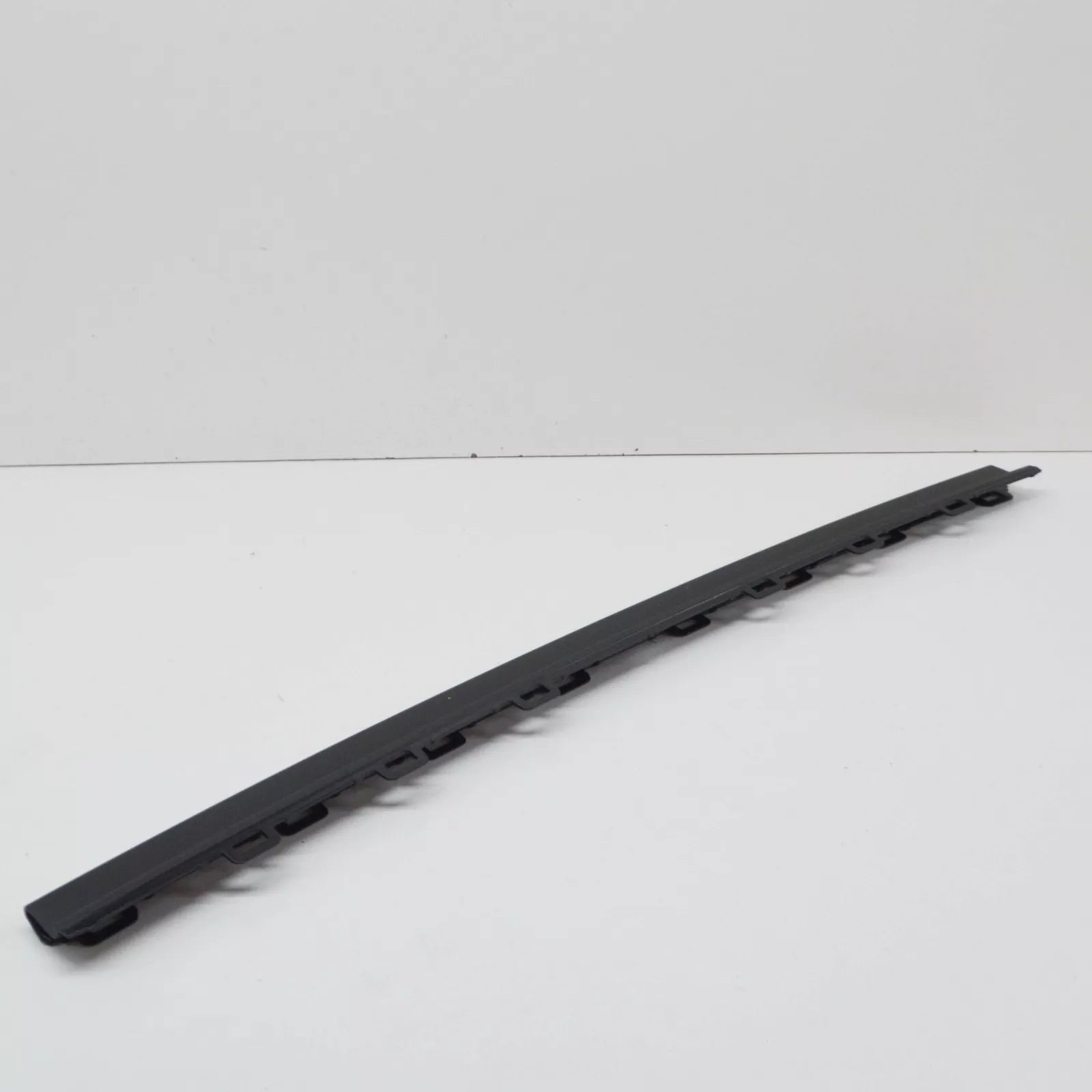 NEW AUDI A1 SPORTBACK GBA REAR BUMPER CENTER GRILLE TRIM 82A8078239B9 ORIGINAL