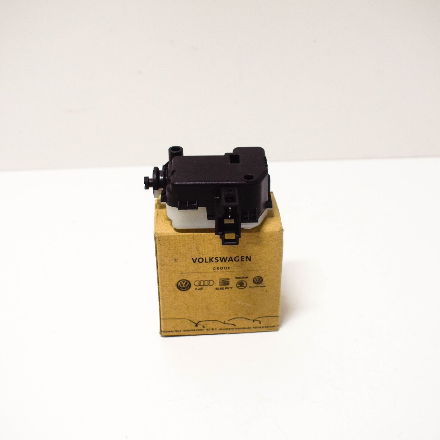 NEW VW BEETLE 9C REAR LID TRUNK LOCK ACTUATOR 1C0959781 ORIGINAL