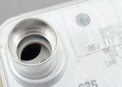 NEW VOLKSWAGEN CC ENGINE OIL COOLER 06J117021Q ORIGINAL