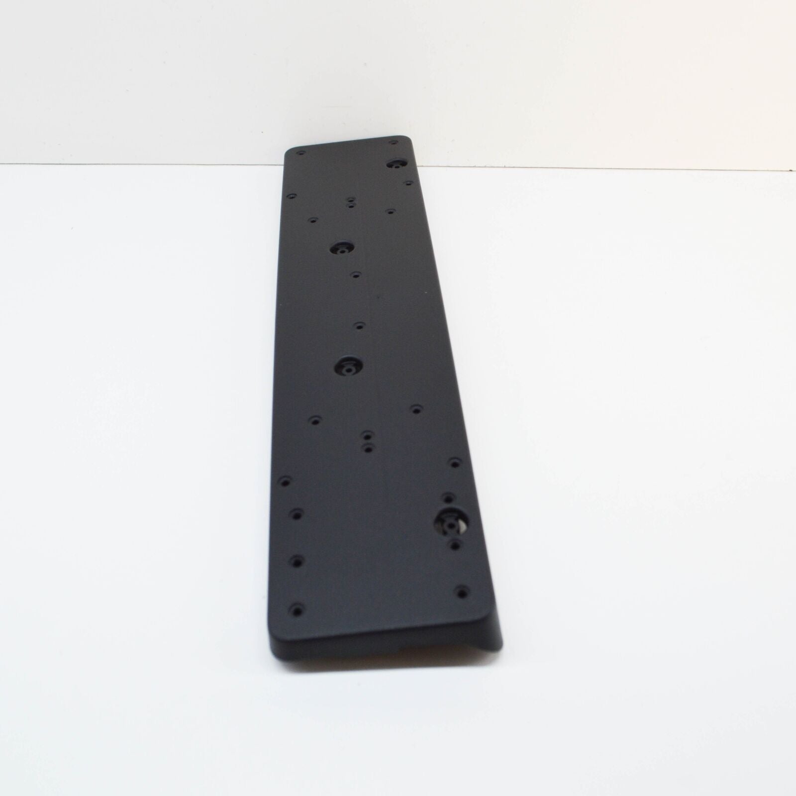 NEW MERCEDES-BENZ GLS X167 FRONT LICENCE PLATE HOLDER A1678800001 ORIGINAL