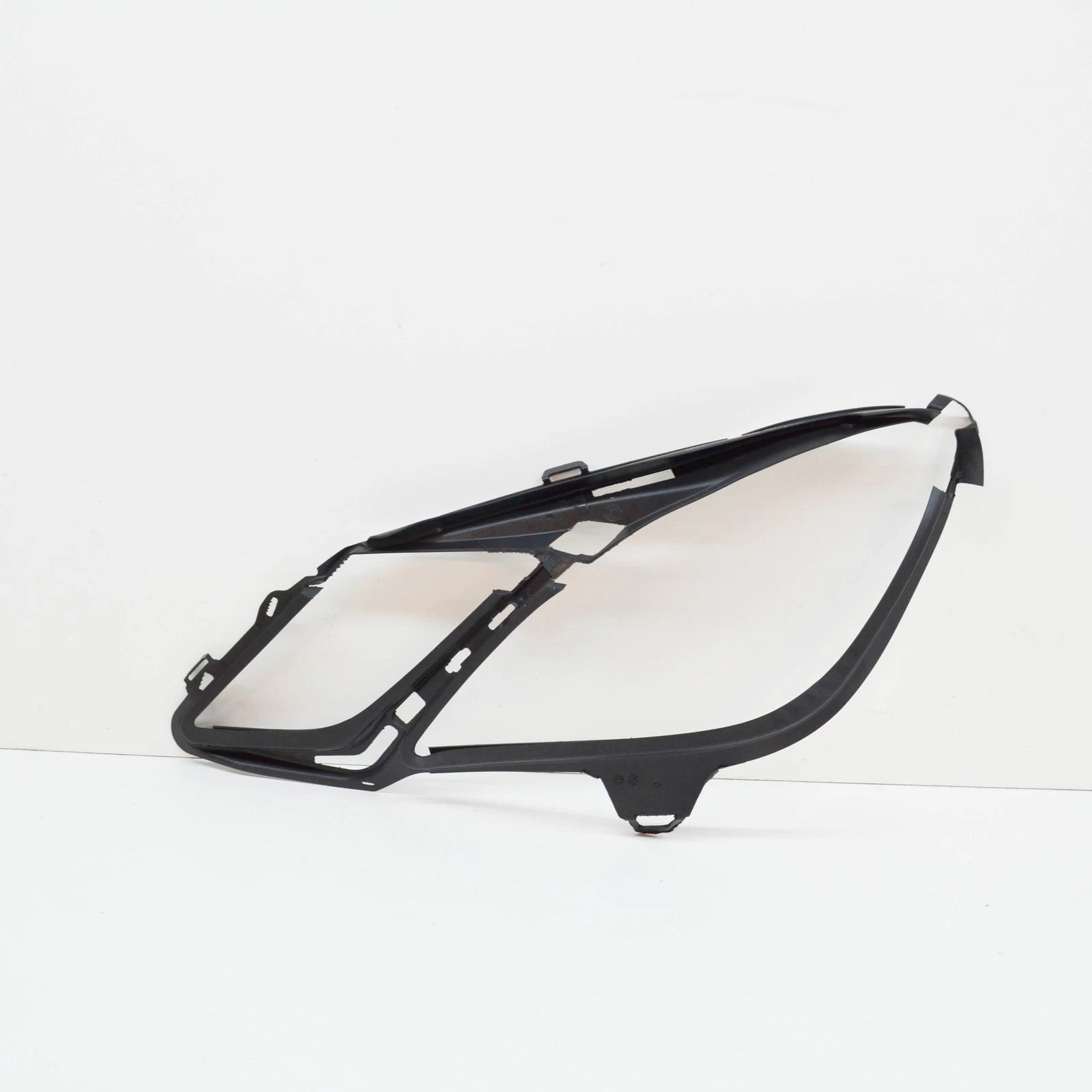 NEW MERCEDES BENZ E W212 FRONT LEFT HEADLIGHT SEAL A2128260591 ORIGINAL