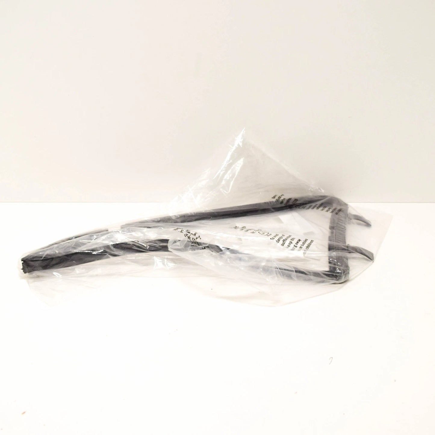 NEW BMW 1502 RIGHT VENT WINDOW GASKET 51321815012 1815012 ORIGINAL