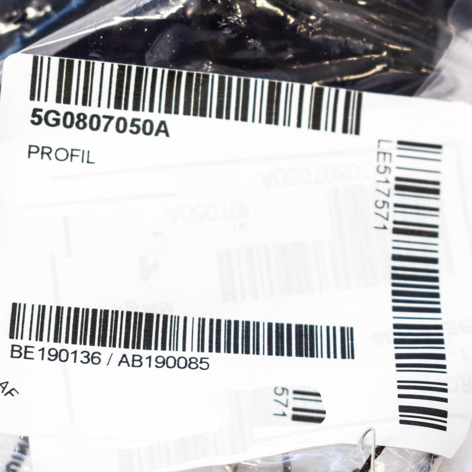 NEW VW GOLF MK7 FRONT BUMPER RIGHT SIDE BRACKET HOLDER 5G0807050A ORIGINAL