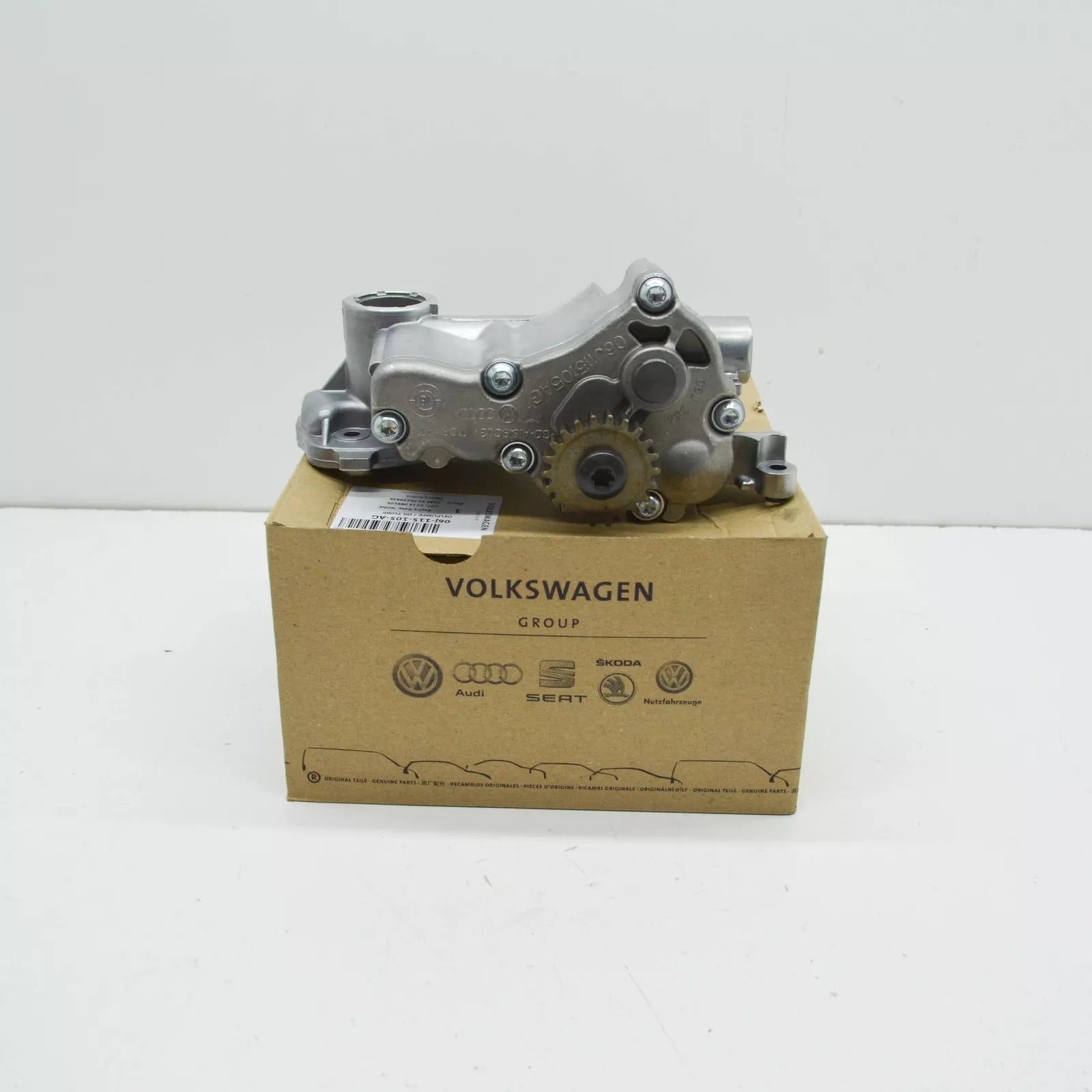 NEW VOLKSWAGEN TIGUAN MK1 ENGINE OIL PUMP 06J115105AG ORIGINAL