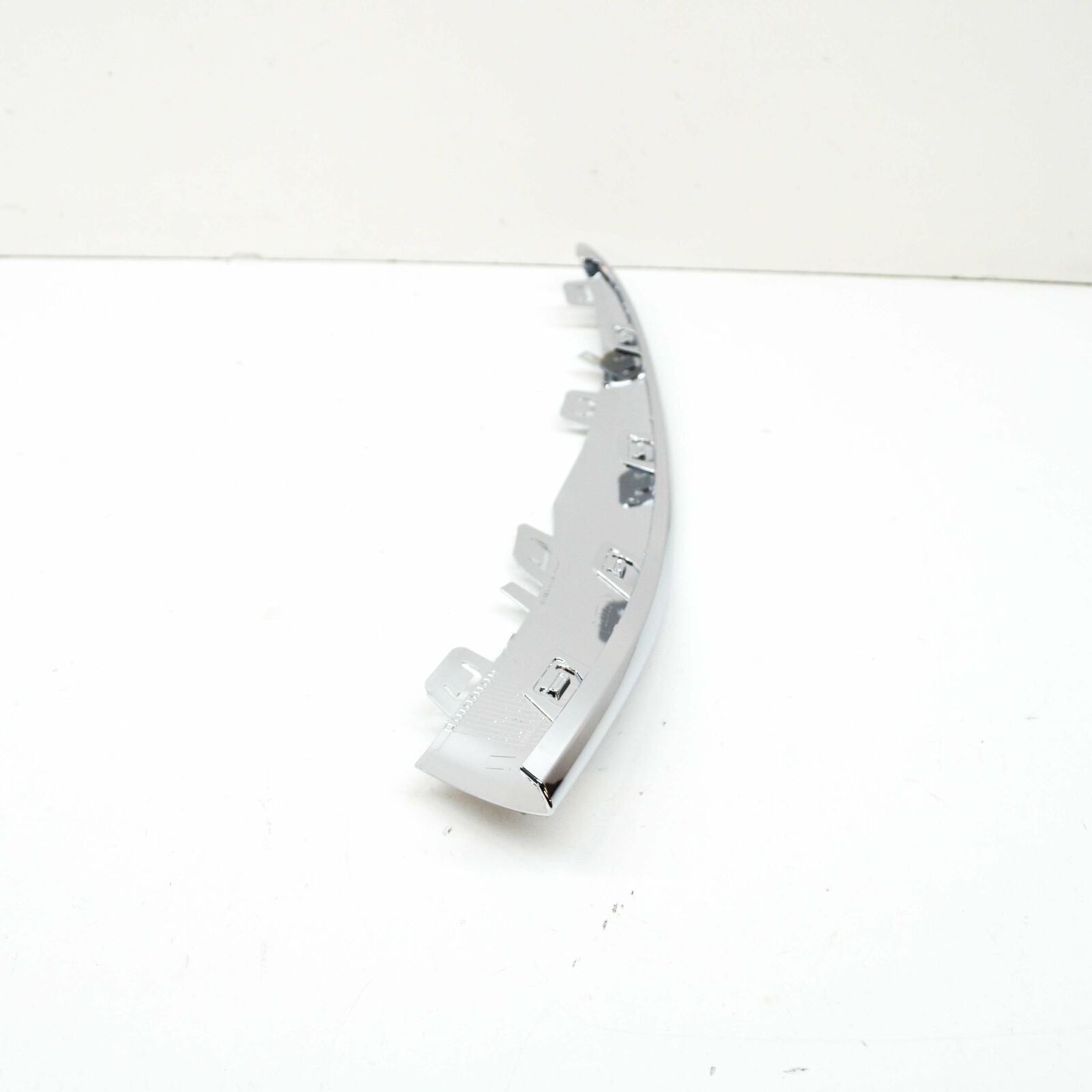 NEW MERCEDES-BENZ C W205 FRONT LEFT BUMPER MOLDING A2058858602 ORIGINAL