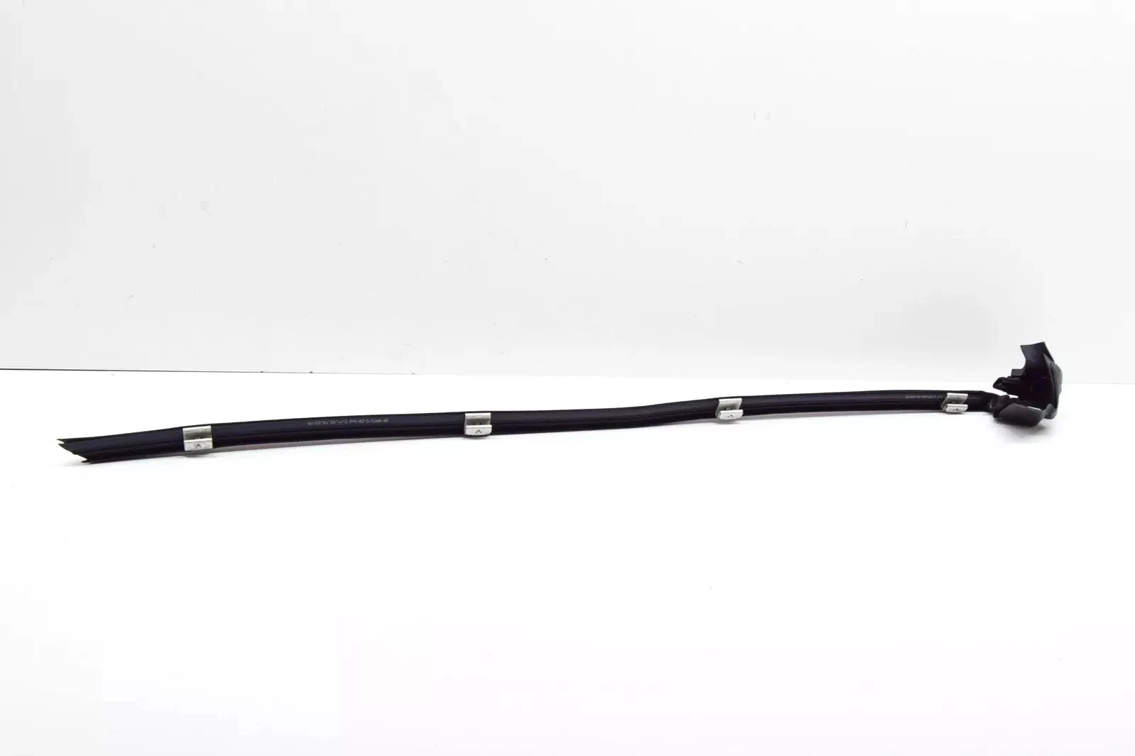 NEW MB CL C215 REAR LEFT SIDE WINDOW OUTSIDE SEALING RAIL A2156700338