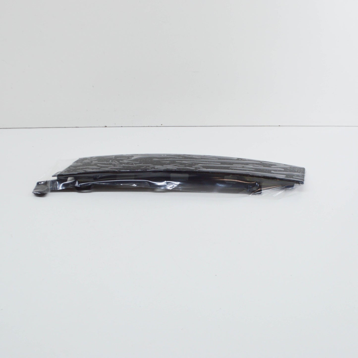 new ford mondeo mk4 front right door b-pillar moulding 1718439 original