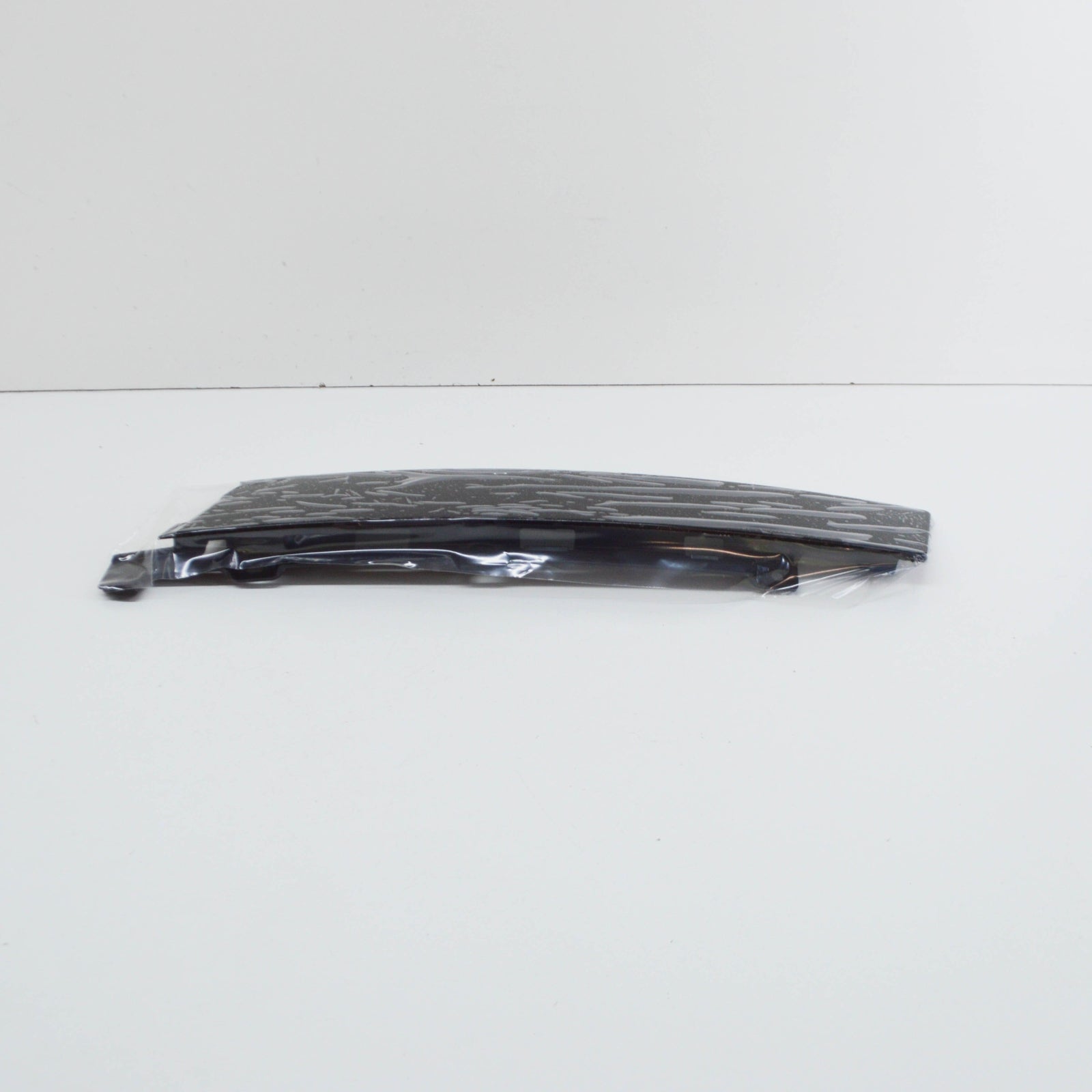 new ford mondeo mk4 front right door b-pillar moulding 1718439 original