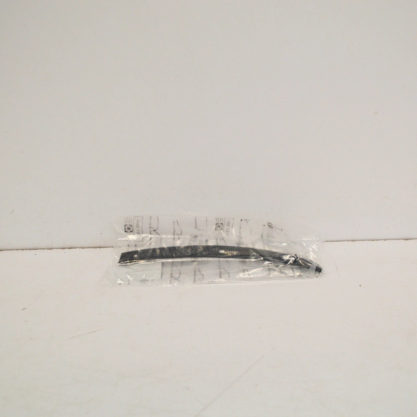 NEW AUDI A4 8W LEFT FENDER STONE GUARD 8W0853823B9B9 ORIGINAL