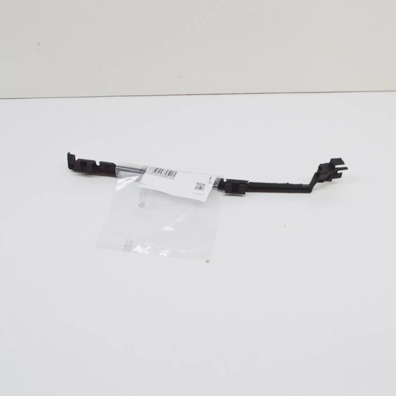 NEW MERCEDES-BENZ CLK C209 FRONT RIGHT FENDER SEAL A2096980898 ORIGINAL