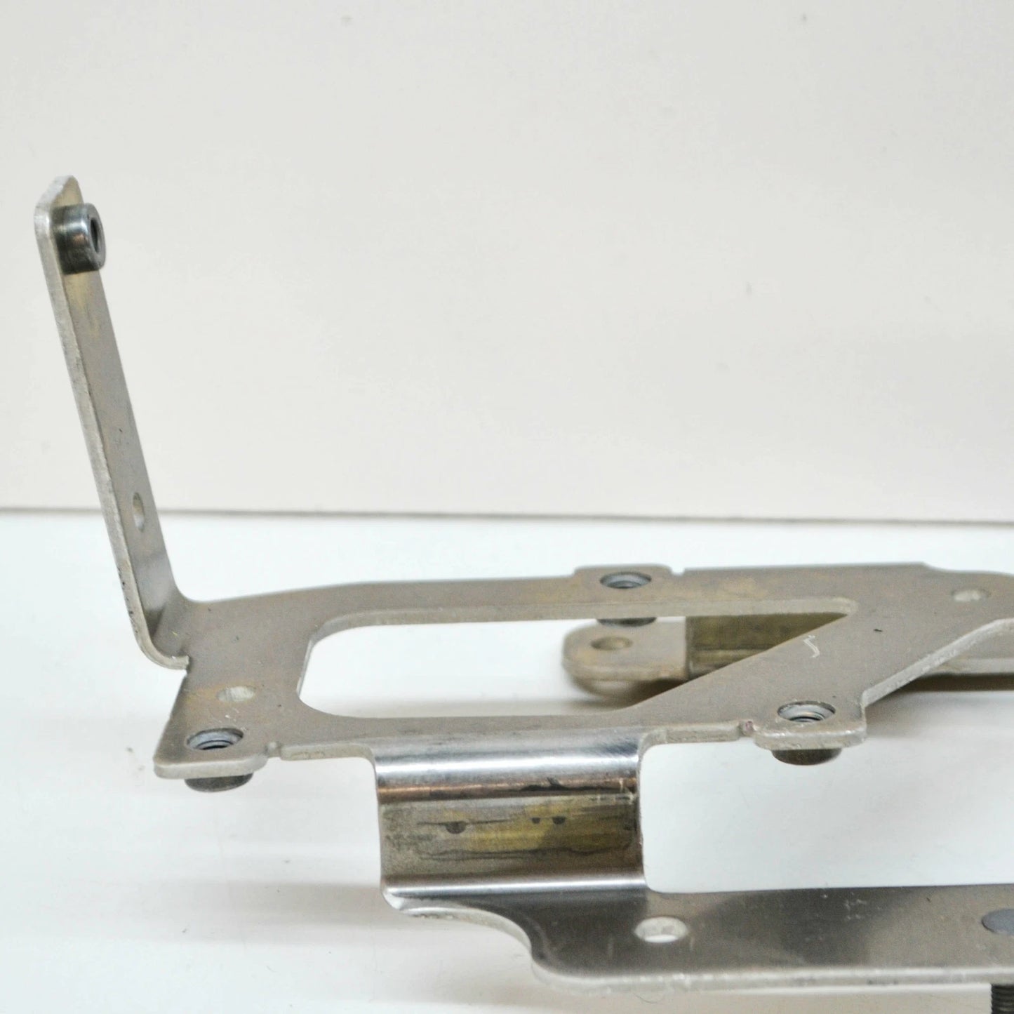 NEW AUDI E-TRON DRIVE MOTOR INVERTER COOLANT LINE BRACKET 4KE819379G