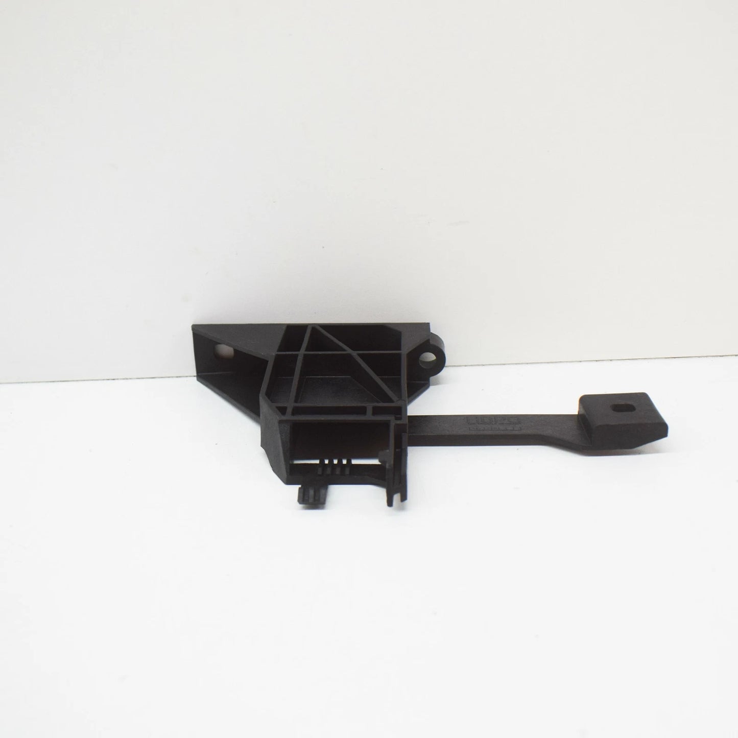 NEW MERCEDES-BENZ CLA COUPE C117 FRONT BUMPER LEFT SUPPORT A2466210134 ORIGINAL