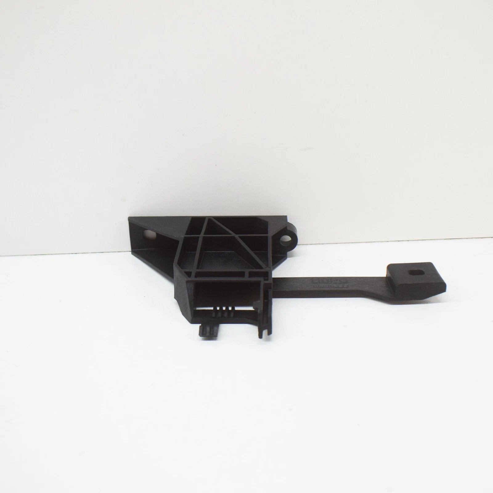 NEW MERCEDES-BENZ CLA COUPE C117 FRONT BUMPER LEFT SUPPORT A2466210134 ORIGINAL