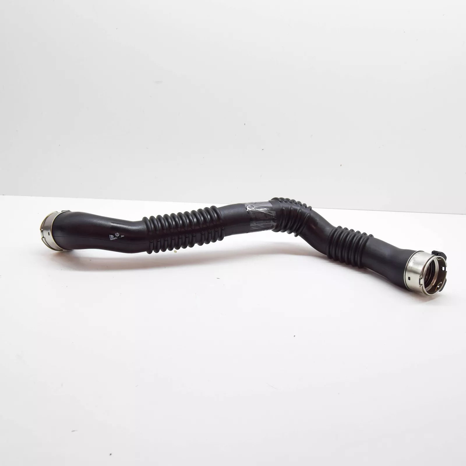 NEW MERCEDES-BENZ C W205 LEFT CHARGE AIR COOLER HOSE A2055280300 ORIGINAL
