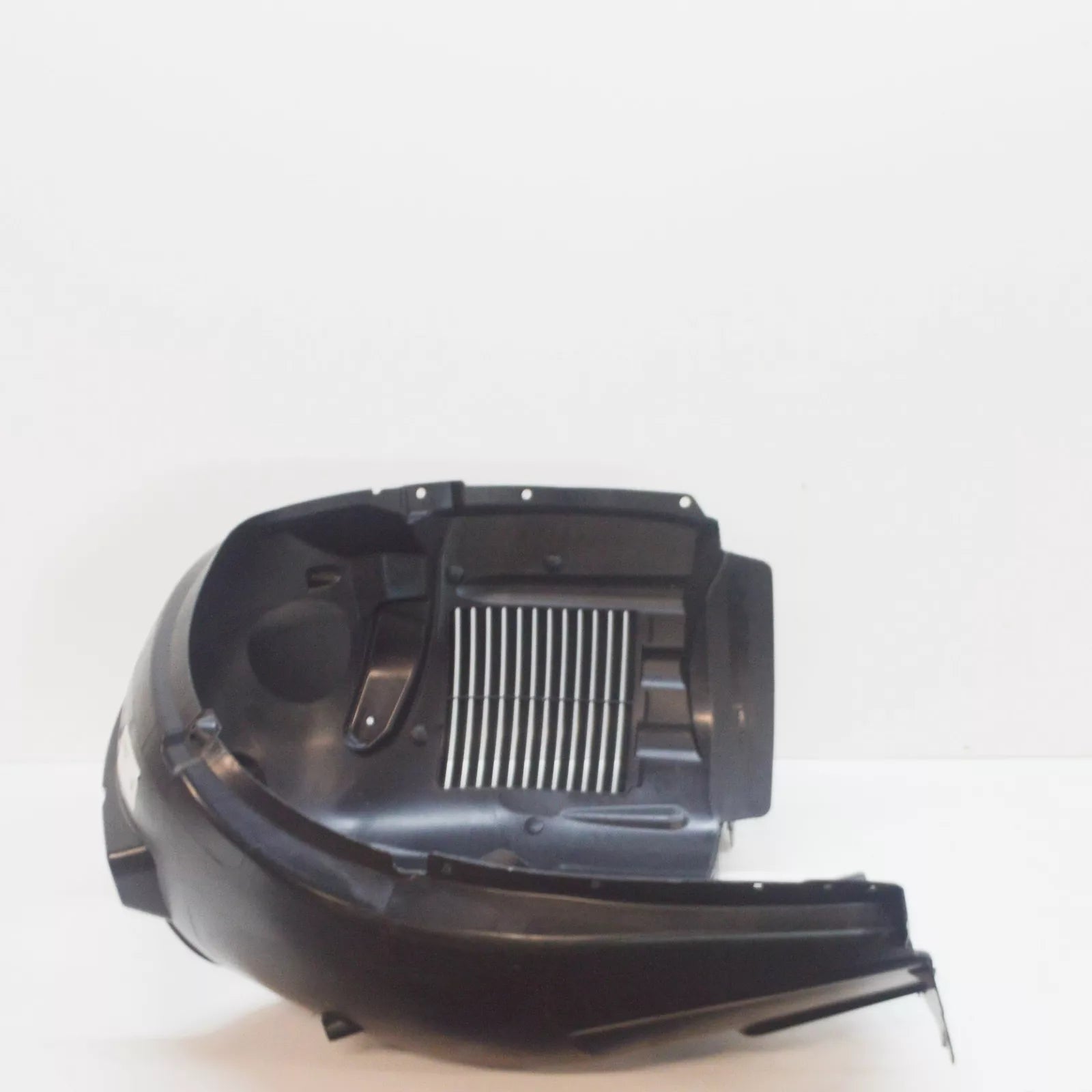 NEW AUDI A3 8V FRONT RIGHT WHEEL HOUSING LINER 8V5821172B ORIGINAL