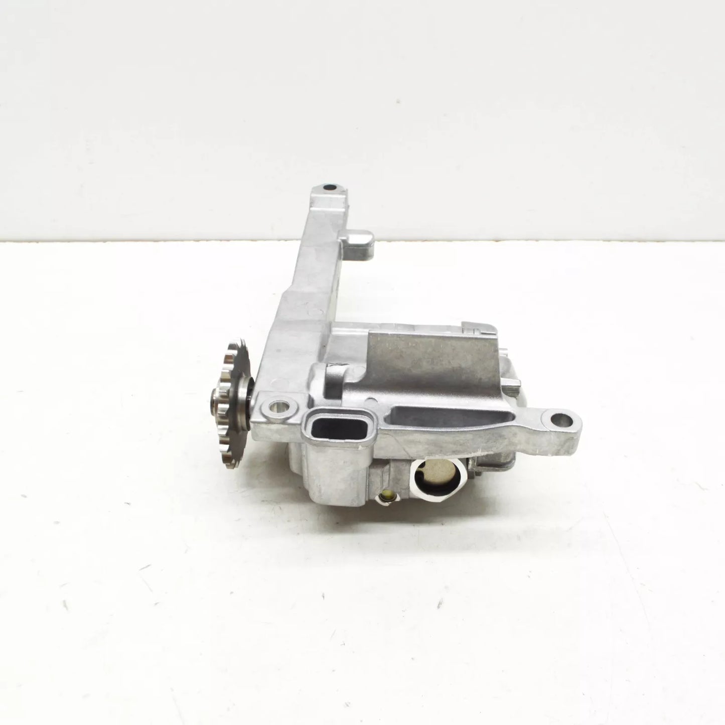 NEW MERCEDES-BENZ CLK CABRIO A209 ENGINE OIL PUMP A6421802000 ORIGINAL