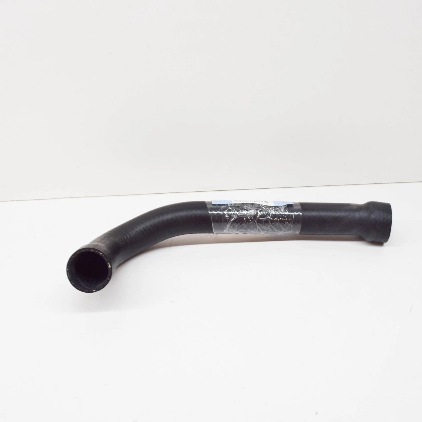 NEW BMW 8 E31 COOLING SYSTEM WATER HOSE 11531741411 1741411 ORIGINAL