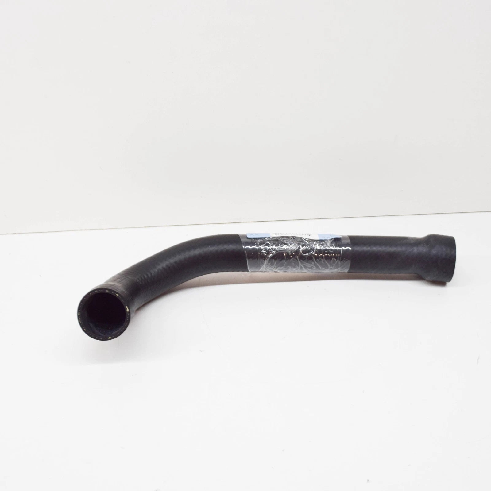 NEW BMW 8 E31 COOLING SYSTEM WATER HOSE 11531741411 1741411 ORIGINAL