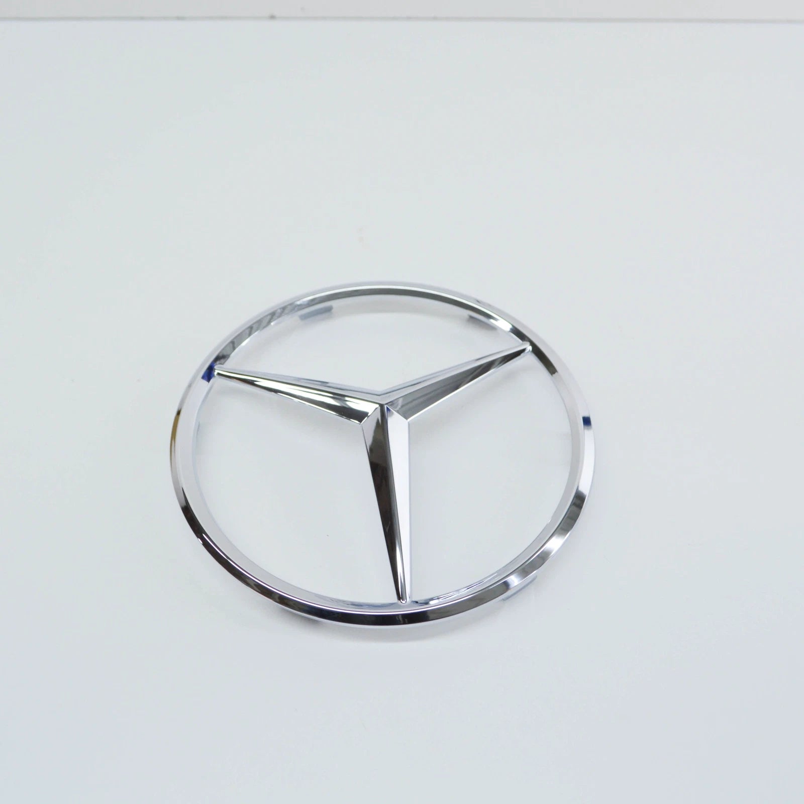 NEW MERCEDES-BENZ R-CLASS W251 BONNET BADGE A2518880086 2007 ORIGINAL