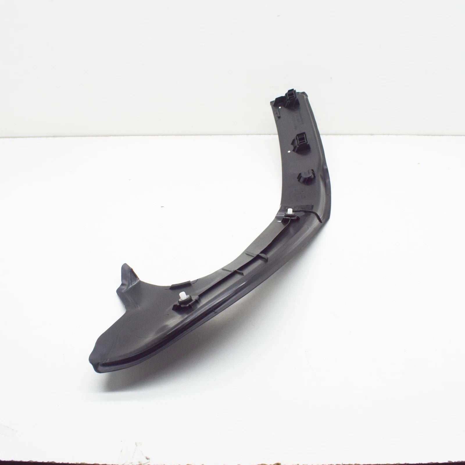 NEW MERCEDES-BENZ C W205 REAR RIGHT LUGGAGE DRIP TRIM COVER A2056908605 ORIGINAL