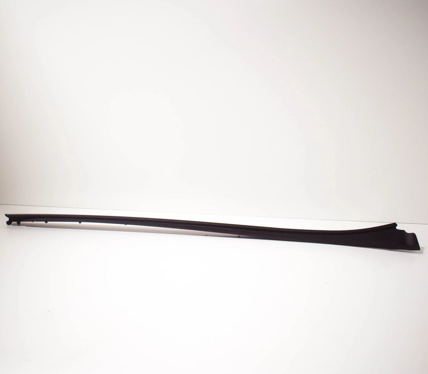 NEW MB C A205 LEFT WINDSCREEN WATER DEFLECTOR TRIM A2056901782 ORIGINAL