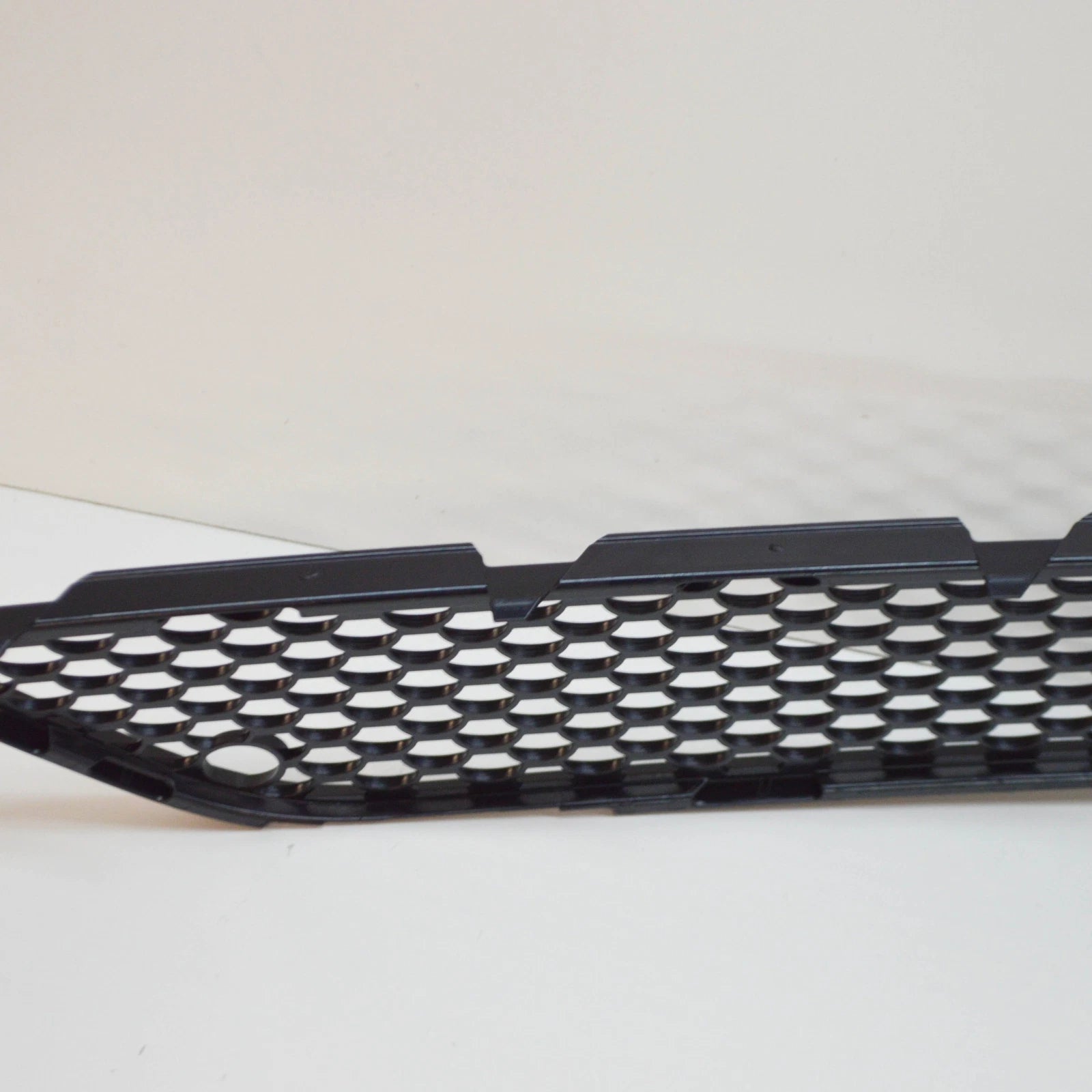 NEW MB CL-CLASS C216 FRONT BUMPER LOWER GRILLE CENTER A2168851053 2011 ORIGINAL
