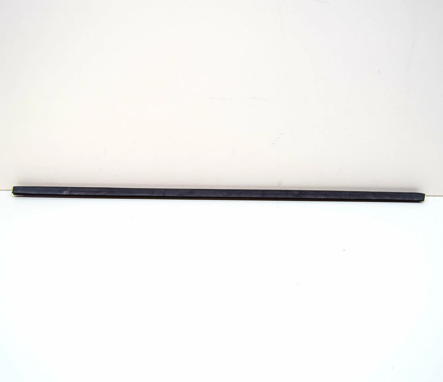 NEW BMW 3 CONVERTIBLE E30 FRONT LEFT DOOR WEATHER STRIP 51321924753 ORIGINAL