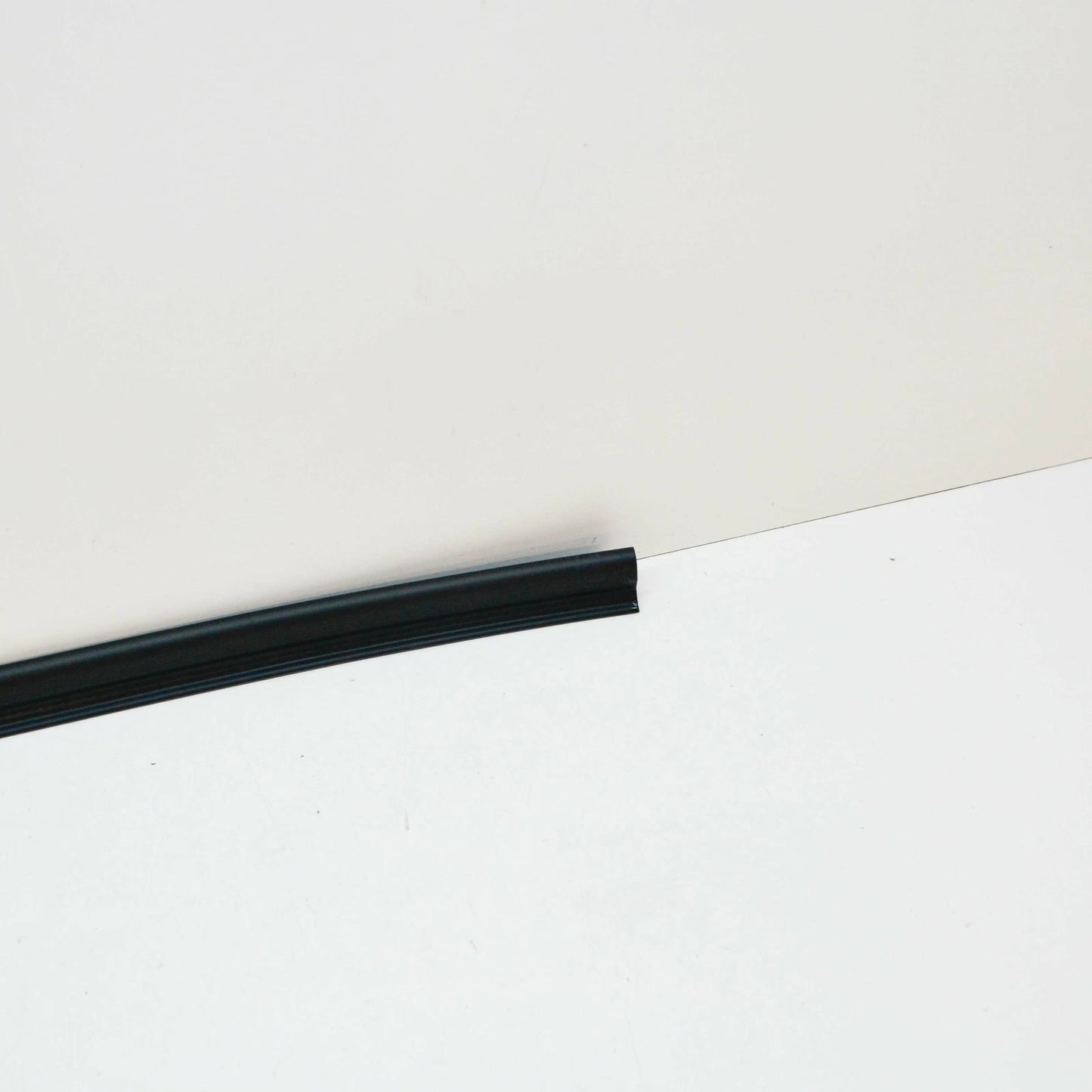 NEW AUDI Q7 4L HOOD REAR WATER BOX SEAL 4L0823723