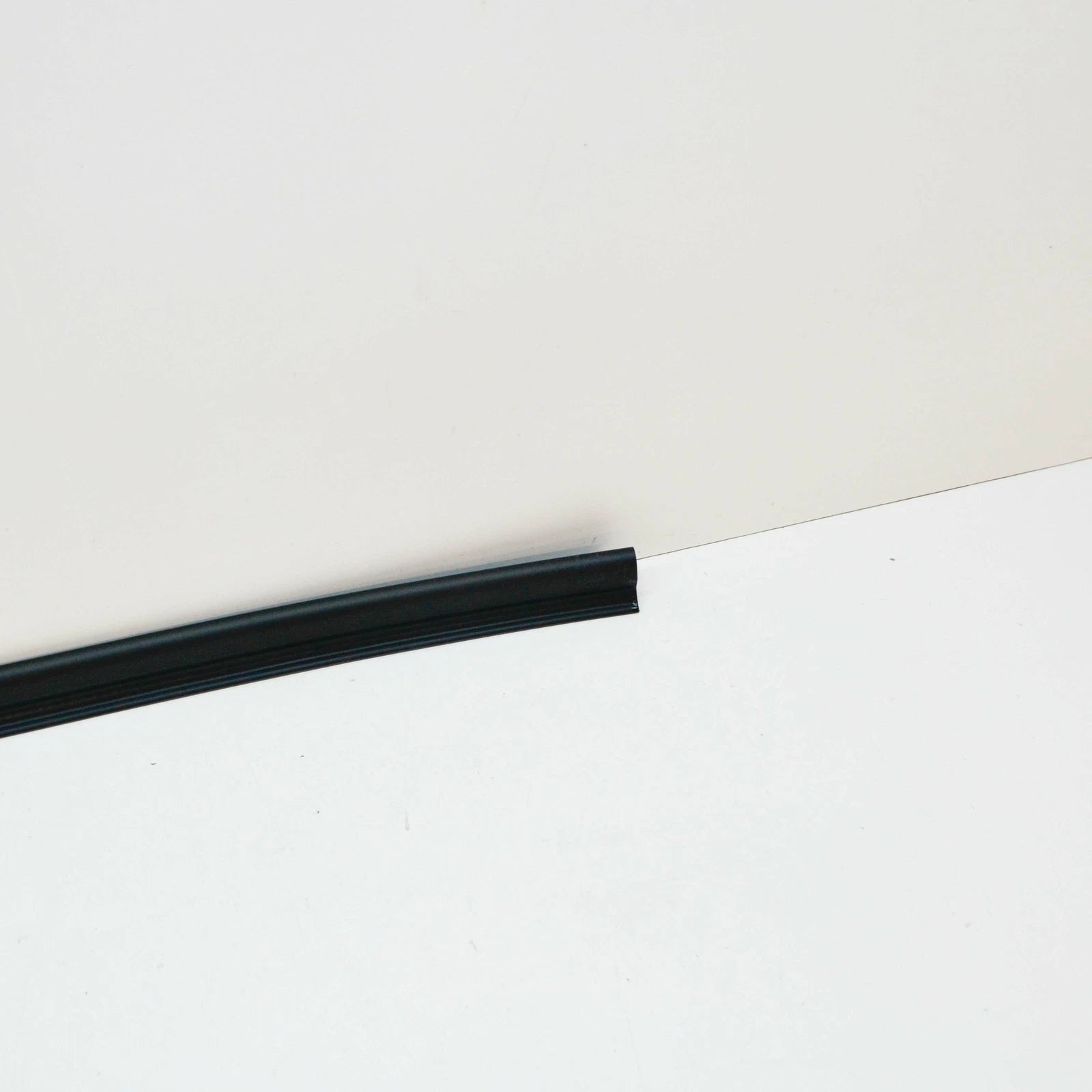 NEW AUDI Q7 4L HOOD REAR WATER BOX SEAL 4L0823723