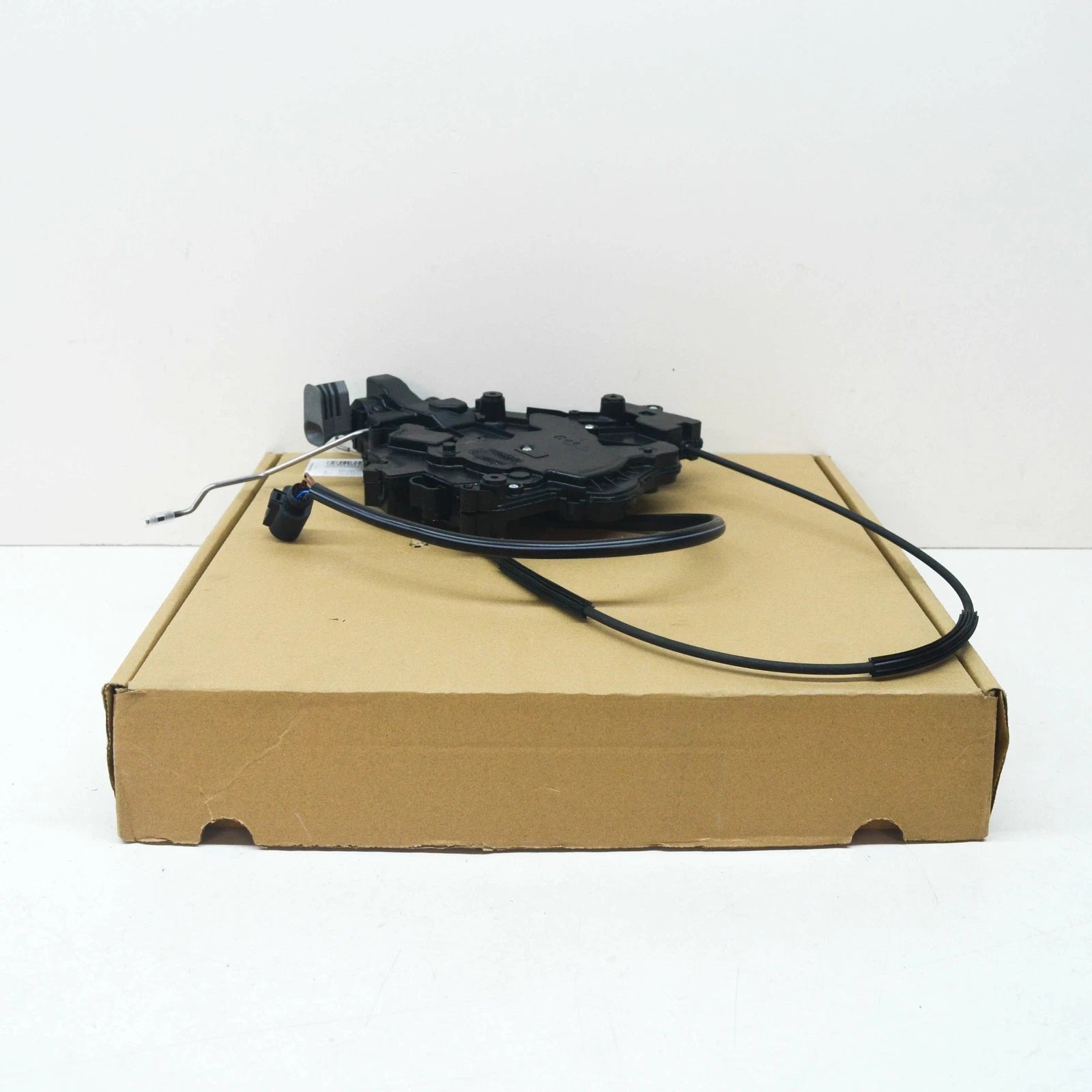 NEW VW TRANSPORTER T5 RIGHT SLIDING DOOR REMOTE CONTROL LOCK 7E0843654CC