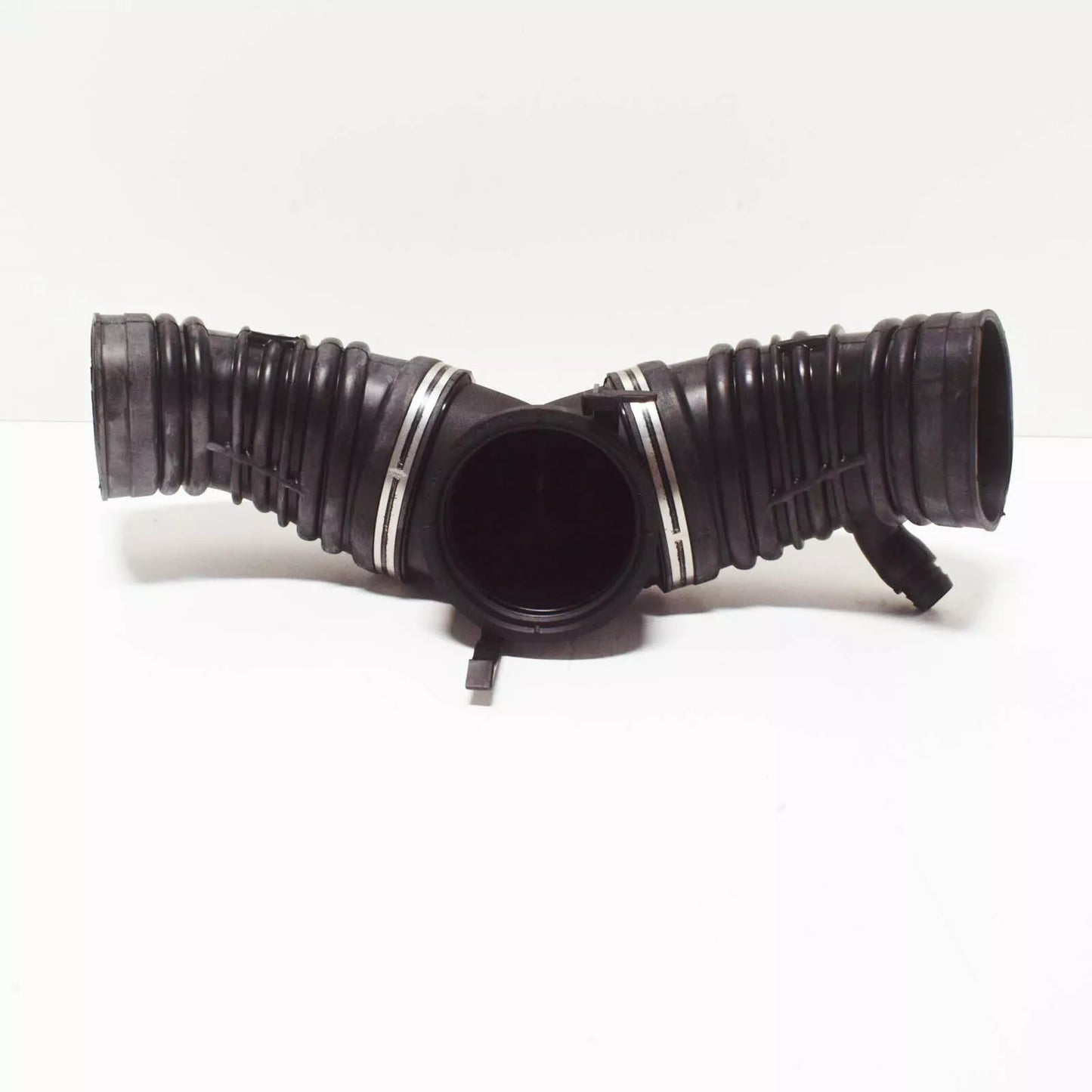 NEW MERCEDES BENZ E W211 AMG AIR SUCTION PIPE A1130900129