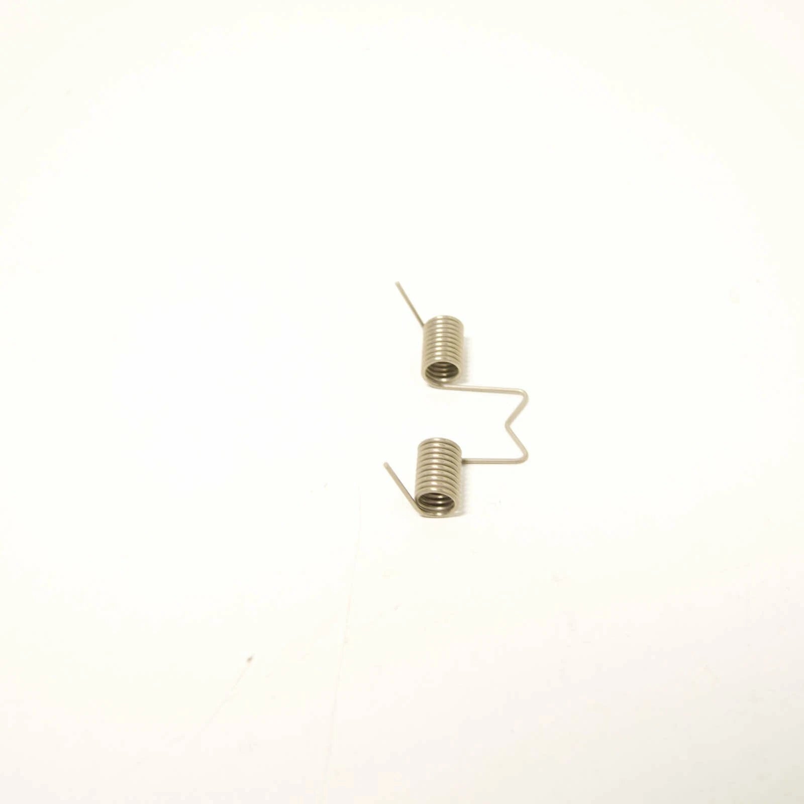 NEW MB GLA X156 FRONT HEADLIGHT WASHER COVER R RETAINER SPRING A1569930014