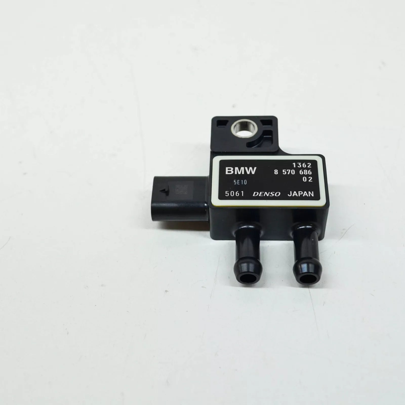 NEW BMW 1 F21 DPF PRESSURE SENSOR 13628570686 ORIGINAL