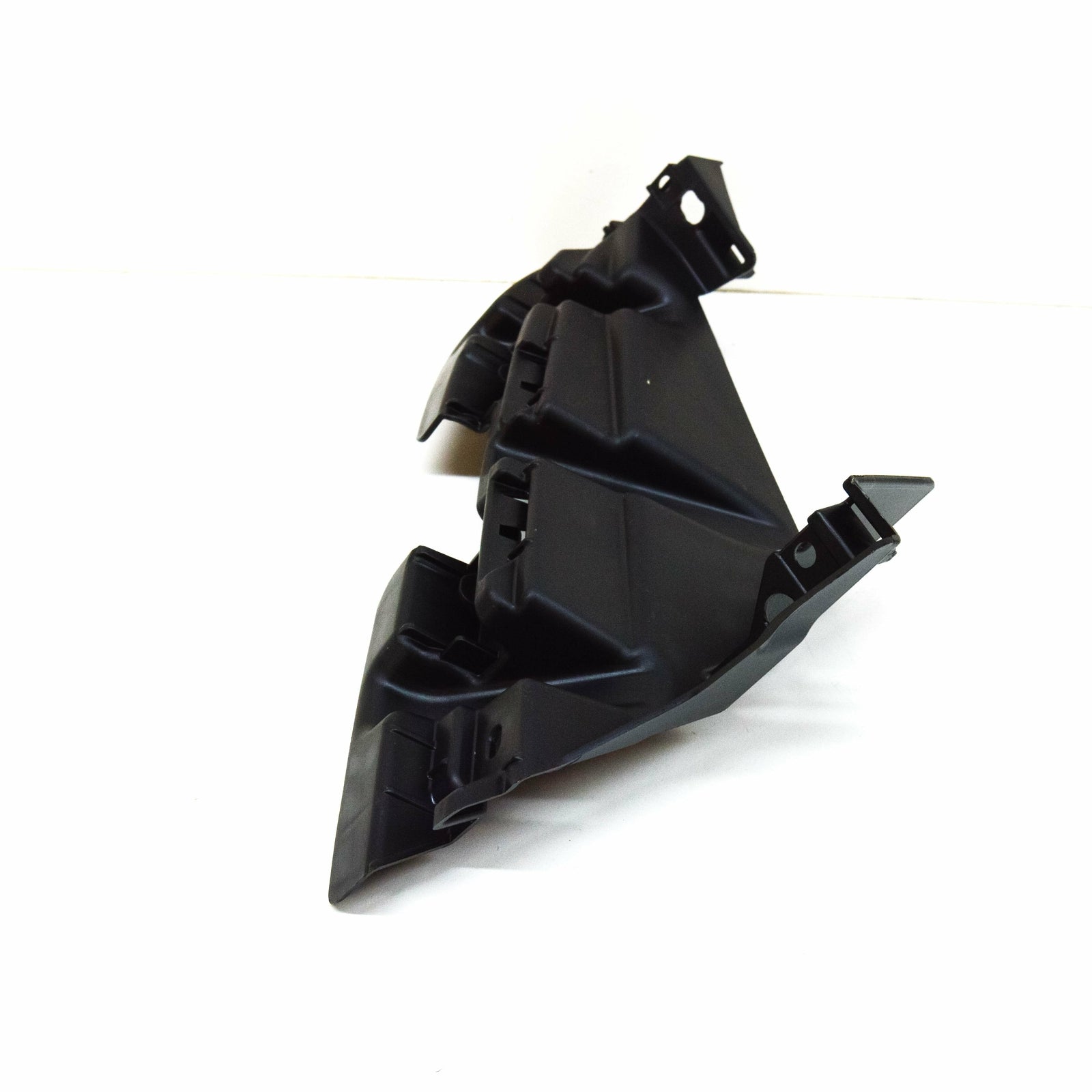 NEW VOLKSWAGEN TOUAREG 7P FRONT LEFT SIDE FOG LIGHT SUPPORT 7P6807723 ORIGINAL