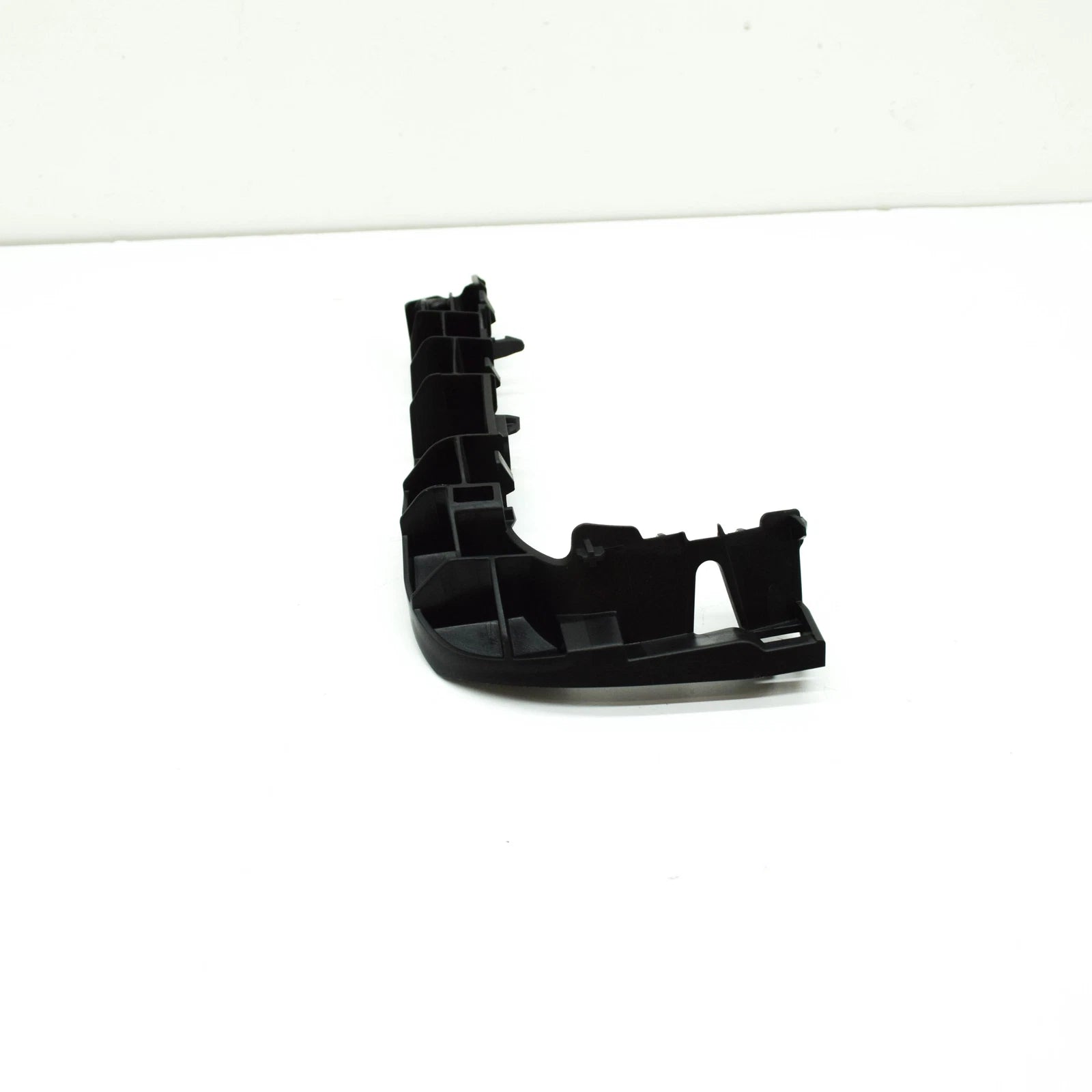 NEW AUDI A3 8V FRONT RIGHT BUMPER BRACKET GUIDE 8V3807184A ORIGINAL