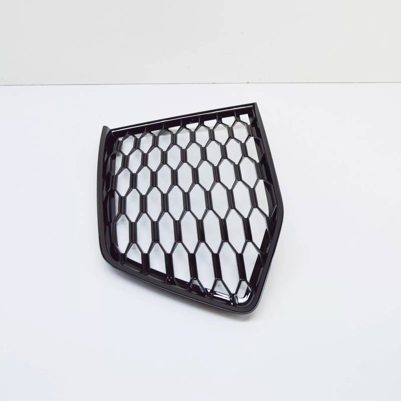 NEW AUDI RS Q3 8U FRONT LEFT AIR GUIDE GRILLE 8U0807681MT94