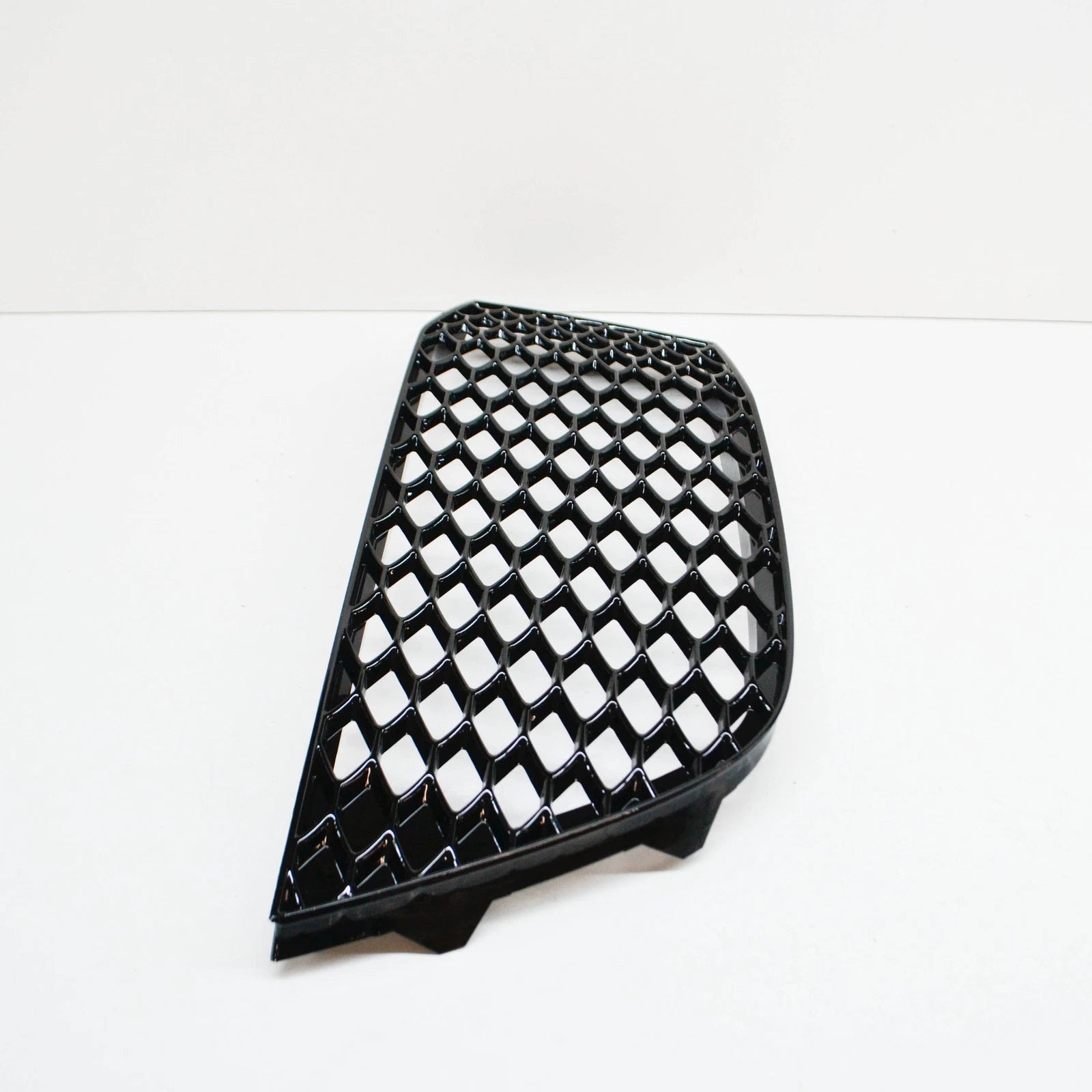 NEW AUDI RS3 8P FRONT BUMPER LEFT LOWER GRILLE 8P0807681AJT94 2011 ORIGINAL